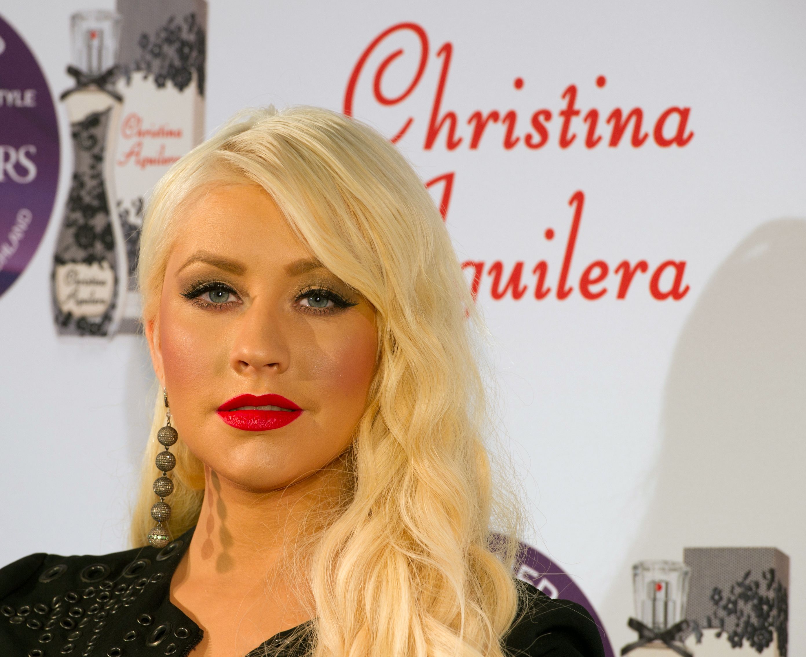 CU-Christina_Aguilera_presents_the_new_fragrance_Royal_Desire_in_Munich-06.jpg CU-Christina_Aguilera_presents_the_new_fragrance_Royal_Desire_in_Munich-06.jpg