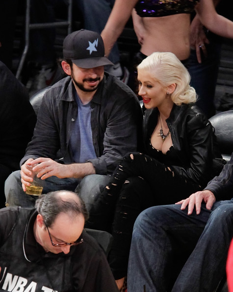 Celebrities_At_The_Lakers_Game_hxZpGfqMPrxl.jpg