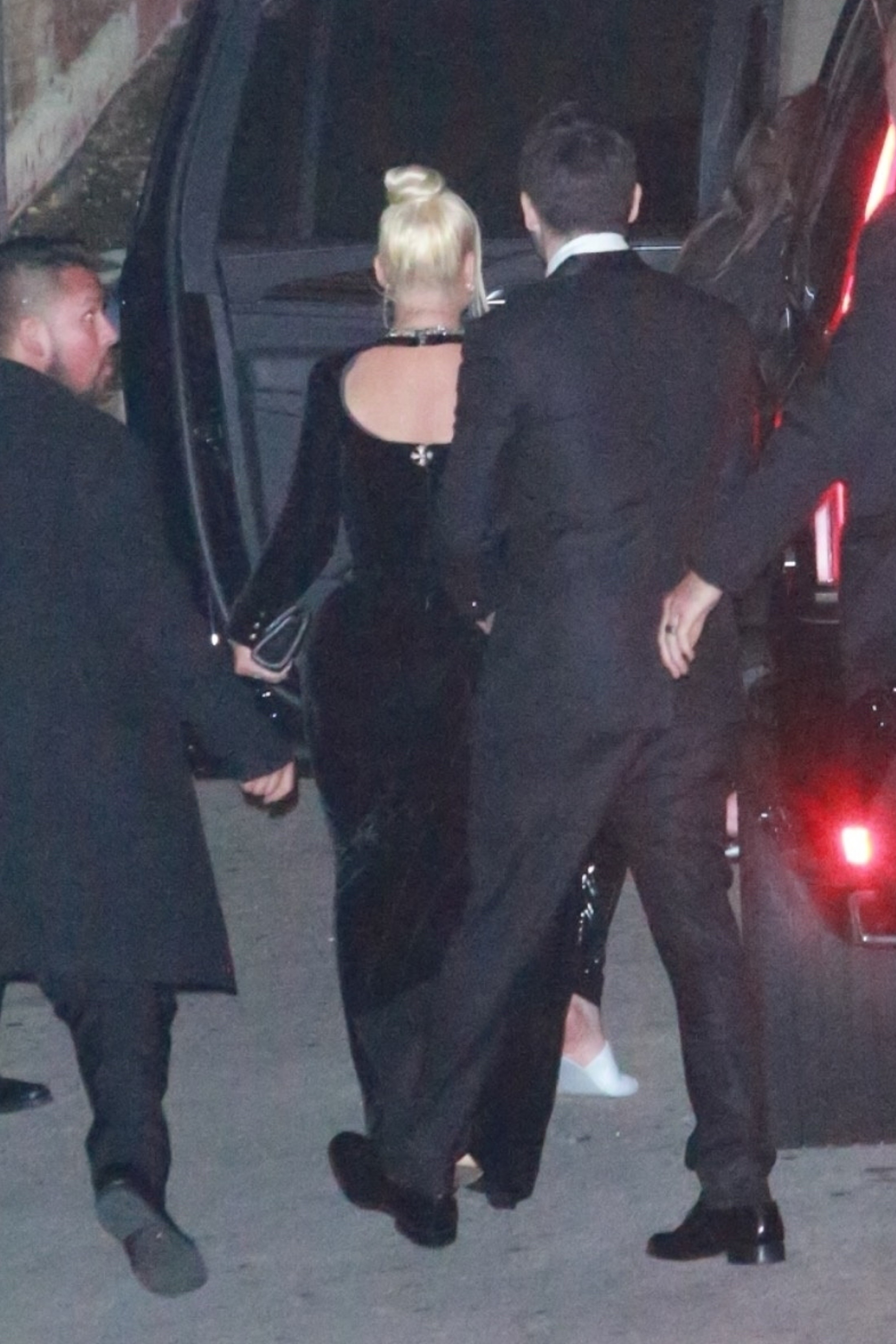 Chateau_Marmont__-_March_12__Christina_Aguilera_Daily_05.jpg Chateau_Marmont__-_March_12__Christina_Aguilera_Daily_05.jpg