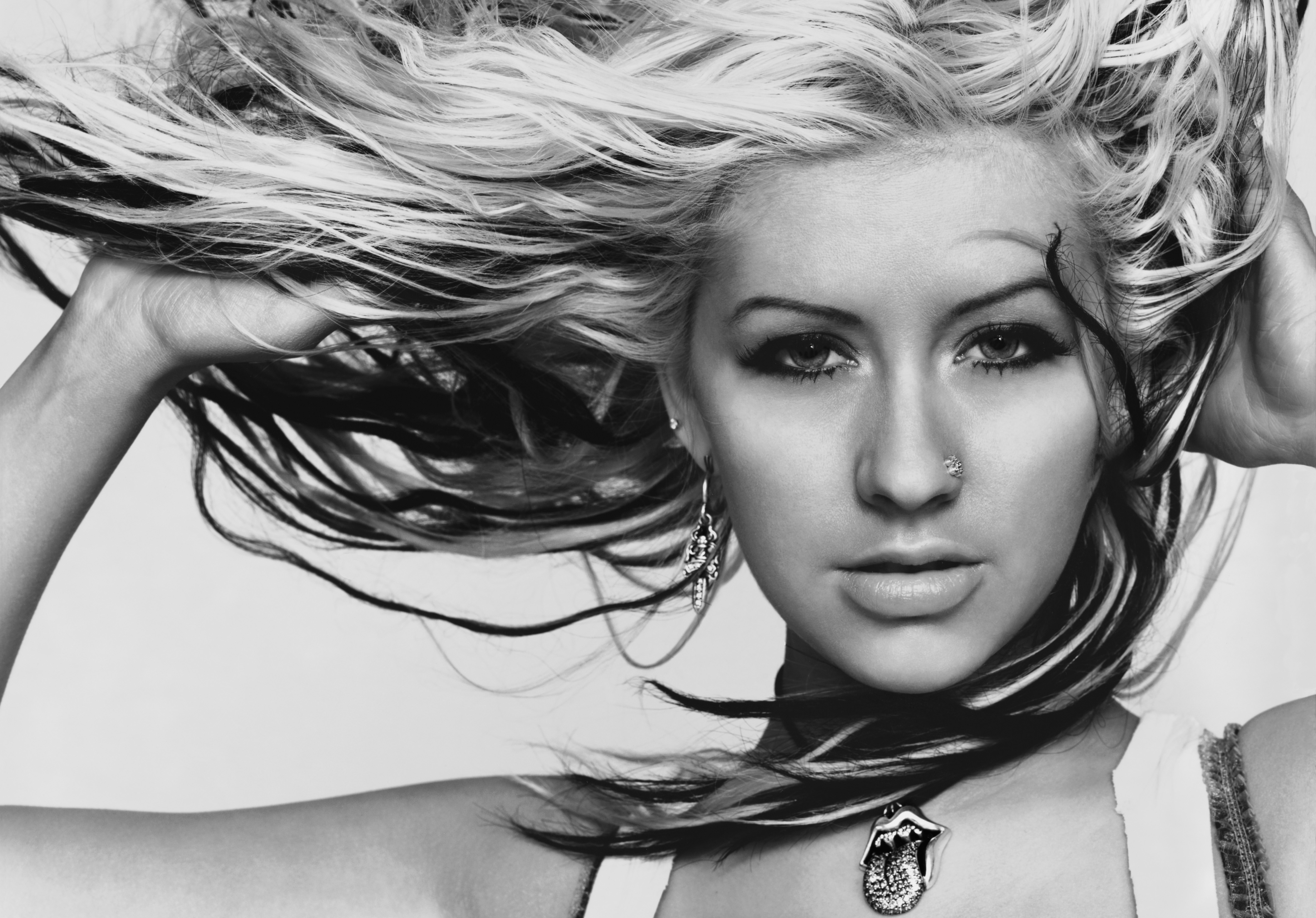 Christina-Aguilera-Flaunt-2003-006.jpg
