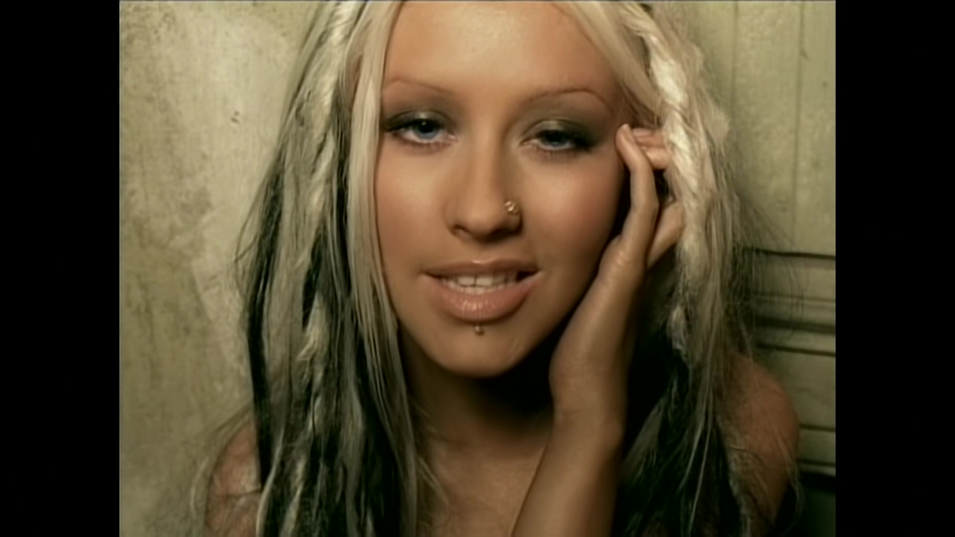 Christina_Aguilera_-_Beautiful_059.jpg
