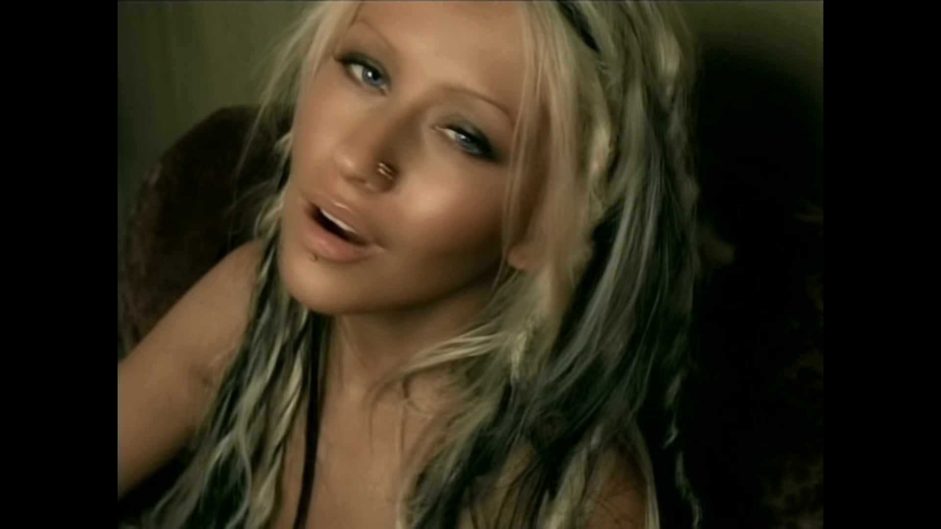 Christina_Aguilera_-_Beautiful_123.jpg Christina_Aguilera_-_Beautiful_123.jpg