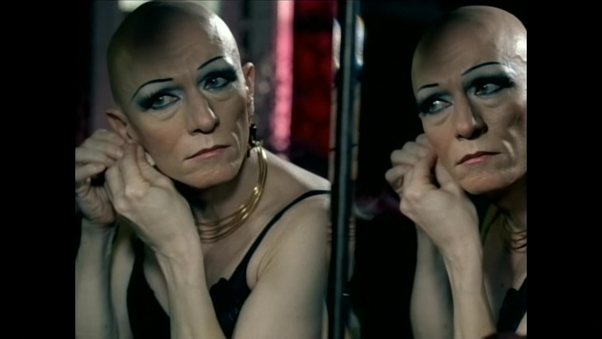 Christina_Aguilera_-_Beautiful_125.jpg Christina_Aguilera_-_Beautiful_125.jpg