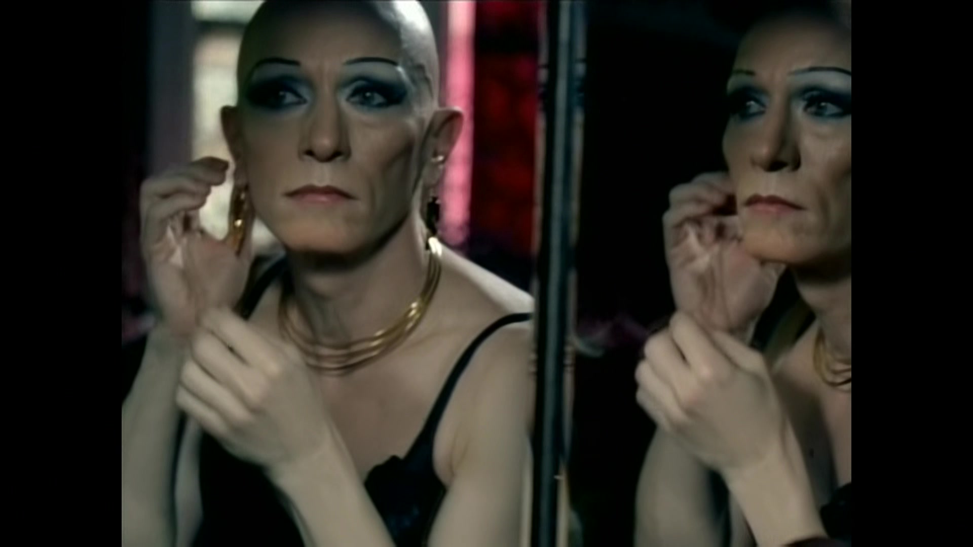 Christina_Aguilera_-_Beautiful_126.jpg Christina_Aguilera_-_Beautiful_126.jpg