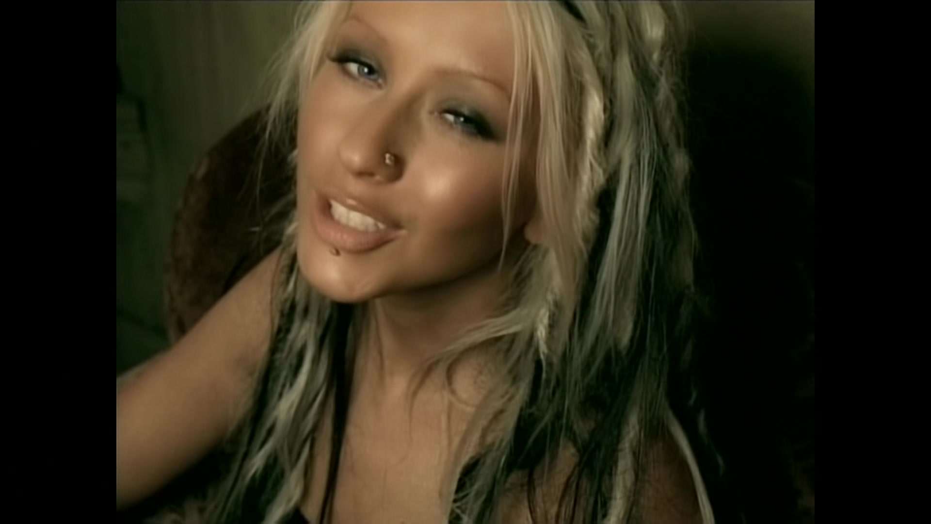 Christina_Aguilera_-_Beautiful_129.jpg