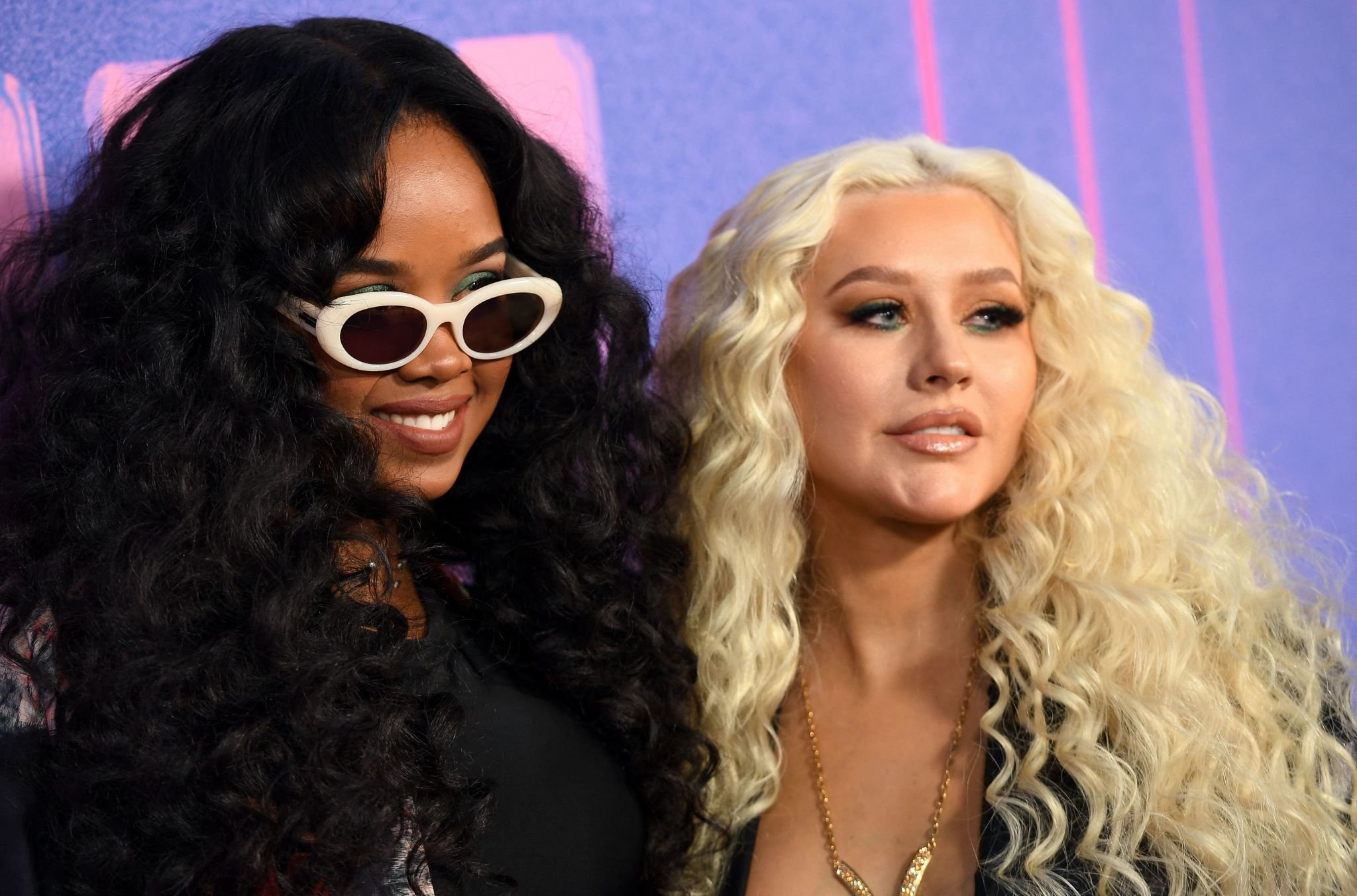 Christina_Aguilera_-_Billboard_Women_In_Music_-_Xtina_Daily_0007.jpg Christina_Aguilera_-_Billboard_Women_In_Music_-_Xtina_Daily_0007.jpg