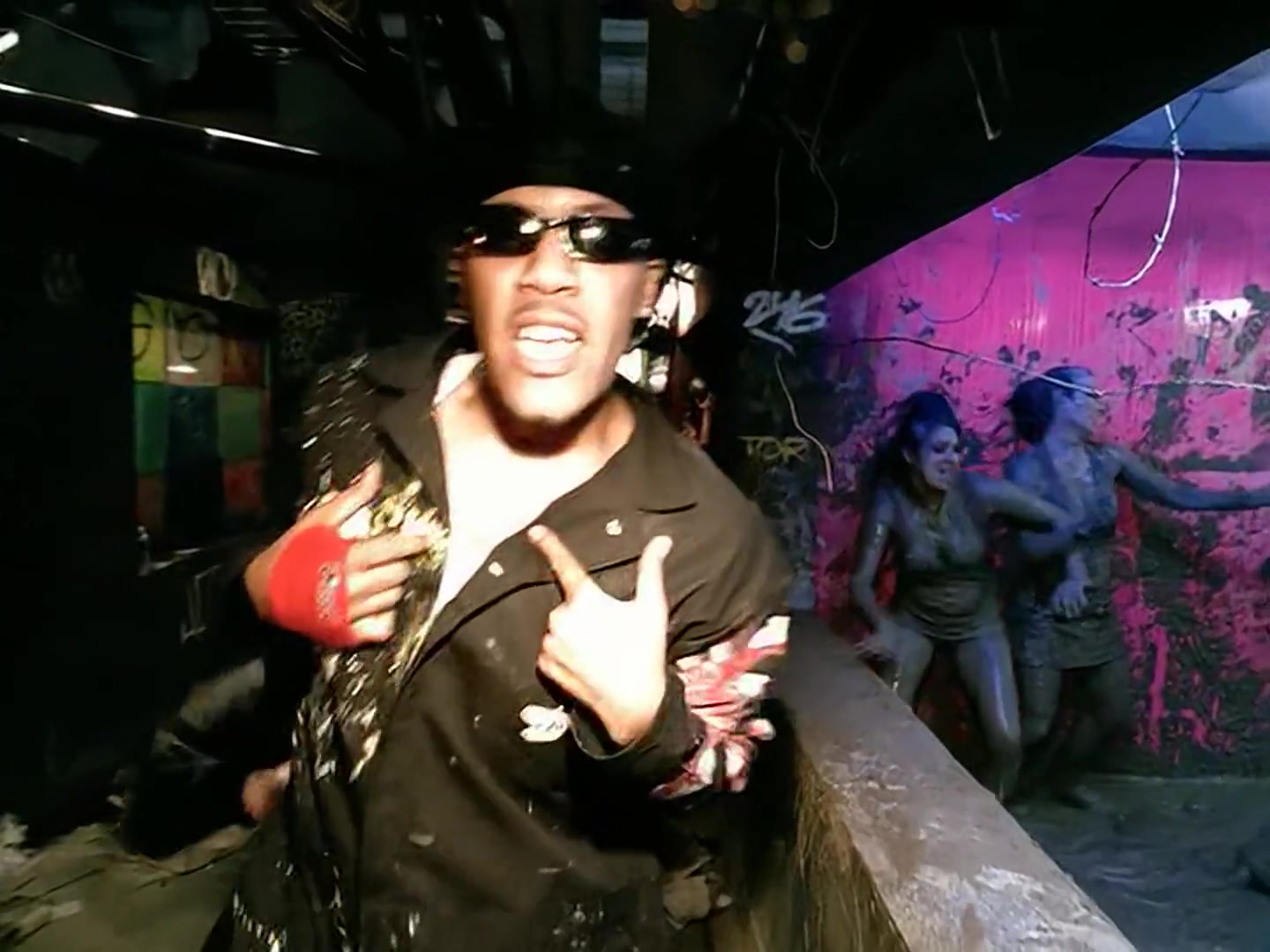 Christina_Aguilera_-_Dirrty_HD_172.jpg Christina_Aguilera_-_Dirrty_HD_172.jpg