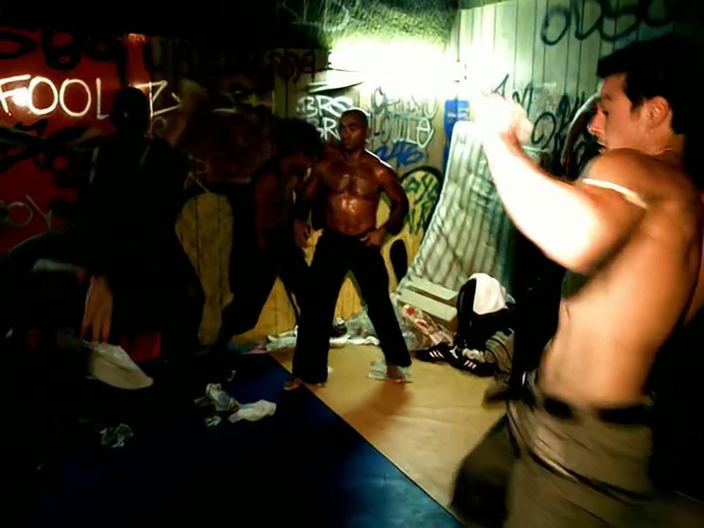 Christina_Aguilera_-_Dirrty_HD_193.jpg Christina_Aguilera_-_Dirrty_HD_193.jpg