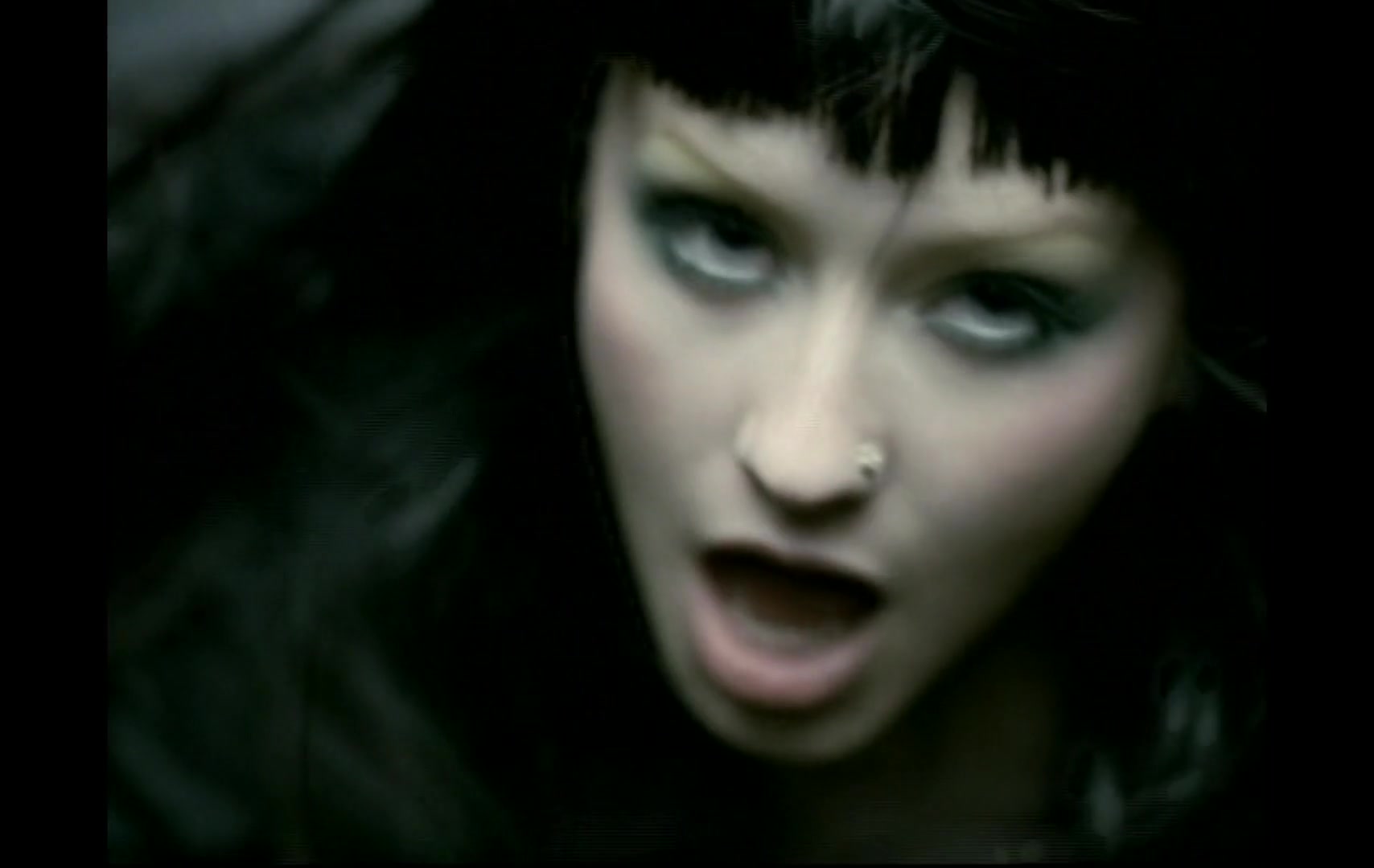 Christina_Aguilera_-_Fighter_5BVEVO_HD_1080p5D_030.jpg