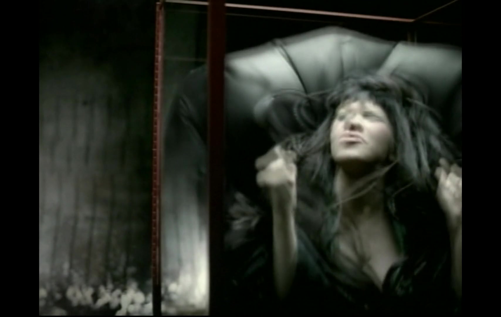 Christina_Aguilera_-_Fighter_5BVEVO_HD_1080p5D_042.jpg