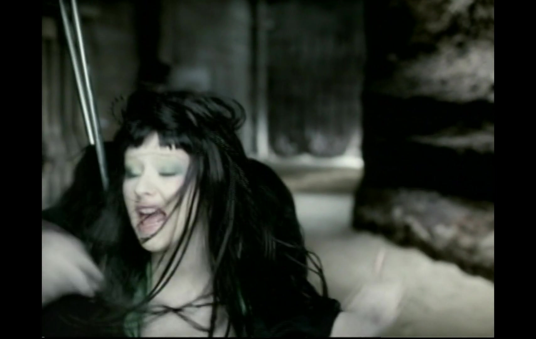Christina_Aguilera_-_Fighter_5BVEVO_HD_1080p5D_089.jpg