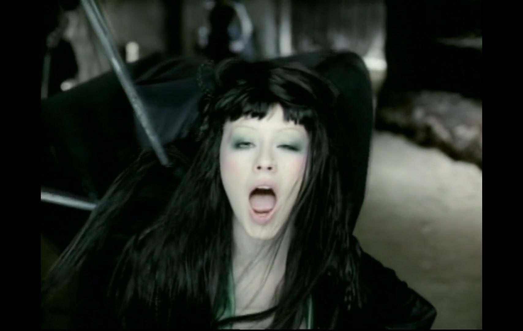 Christina_Aguilera_-_Fighter_5BVEVO_HD_1080p5D_092.jpg