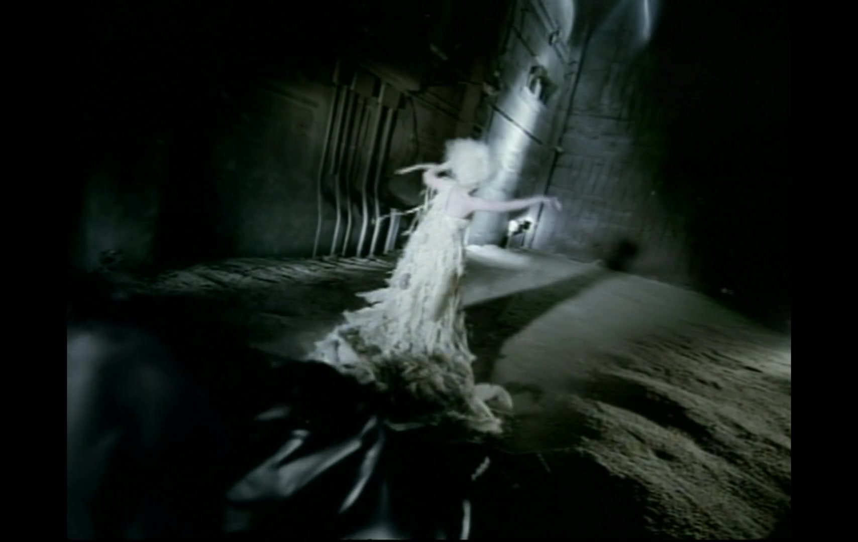 Christina_Aguilera_-_Fighter_5BVEVO_HD_1080p5D_126.jpg