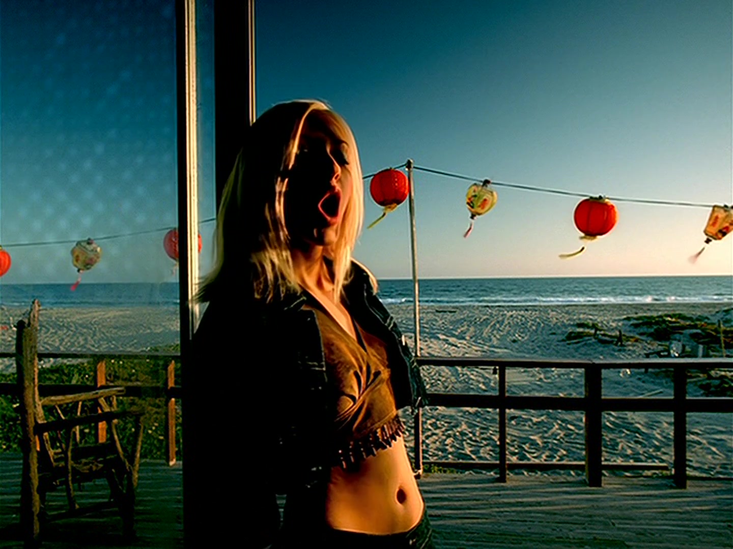 Christina_Aguilera_-_Genie_In_a_Bottle_HD_014.jpg