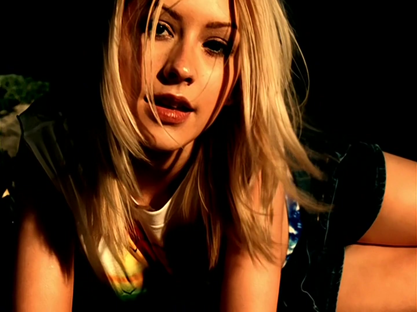 Christina_Aguilera_-_Genie_In_a_Bottle_HD_022.jpg