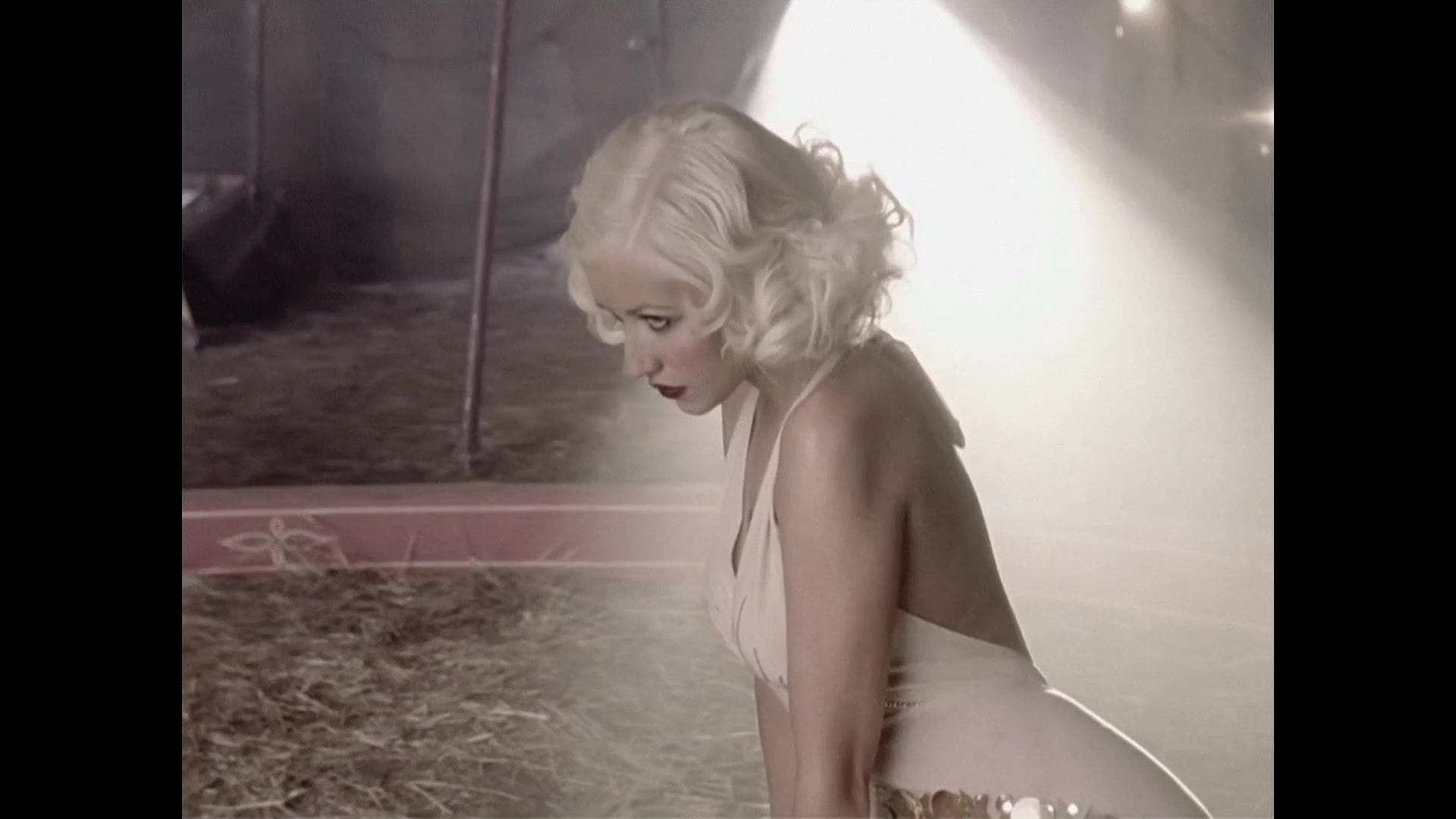 Christina_Aguilera_-_Hurt_HD_025.jpg Christina_Aguilera_-_Hurt_HD_025.jpg