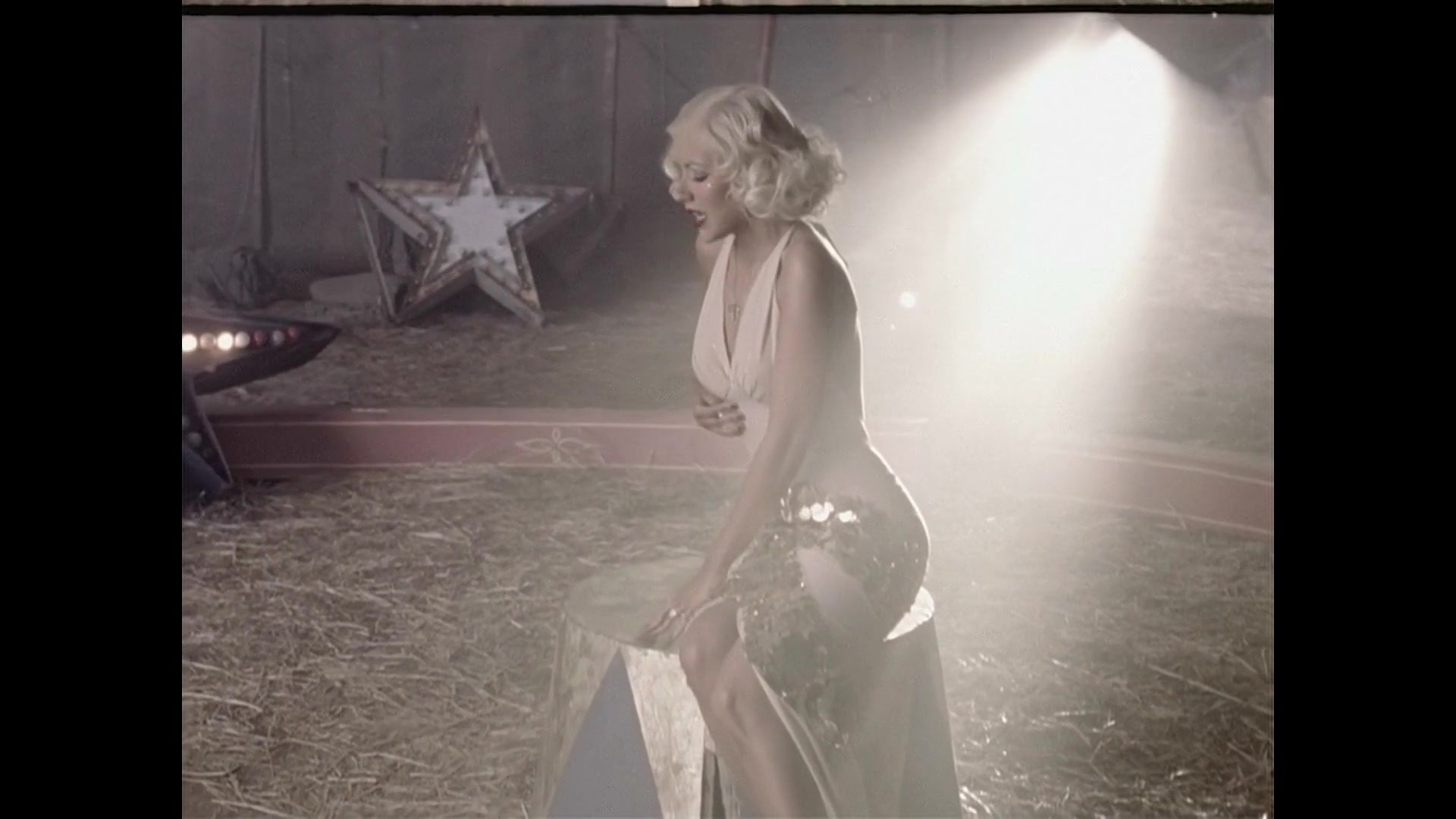 Christina_Aguilera_-_Hurt_HD_039.jpg Christina_Aguilera_-_Hurt_HD_039.jpg