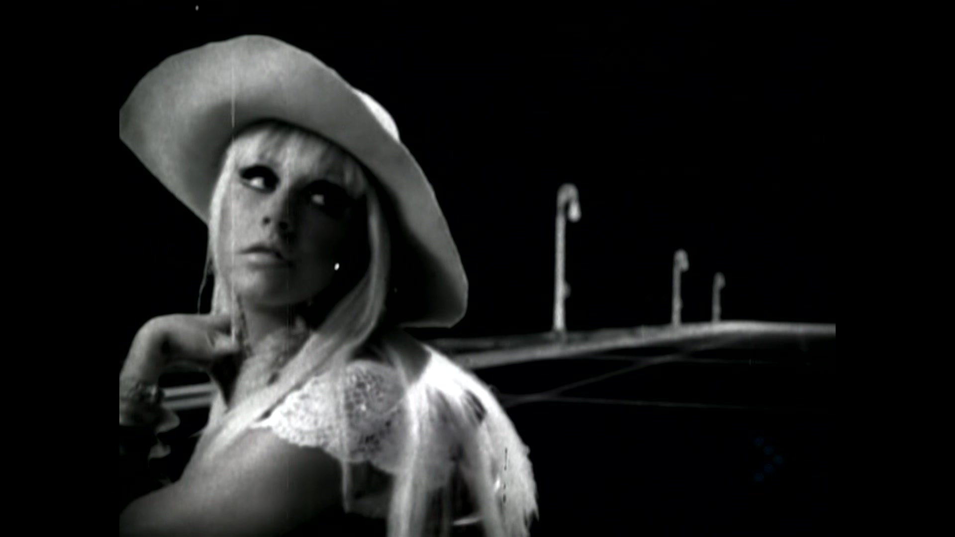 Christina_Aguilera_-_Keeps_Getting_Better_021.jpg Christina_Aguilera_-_Keeps_Getting_Better_021.jpg