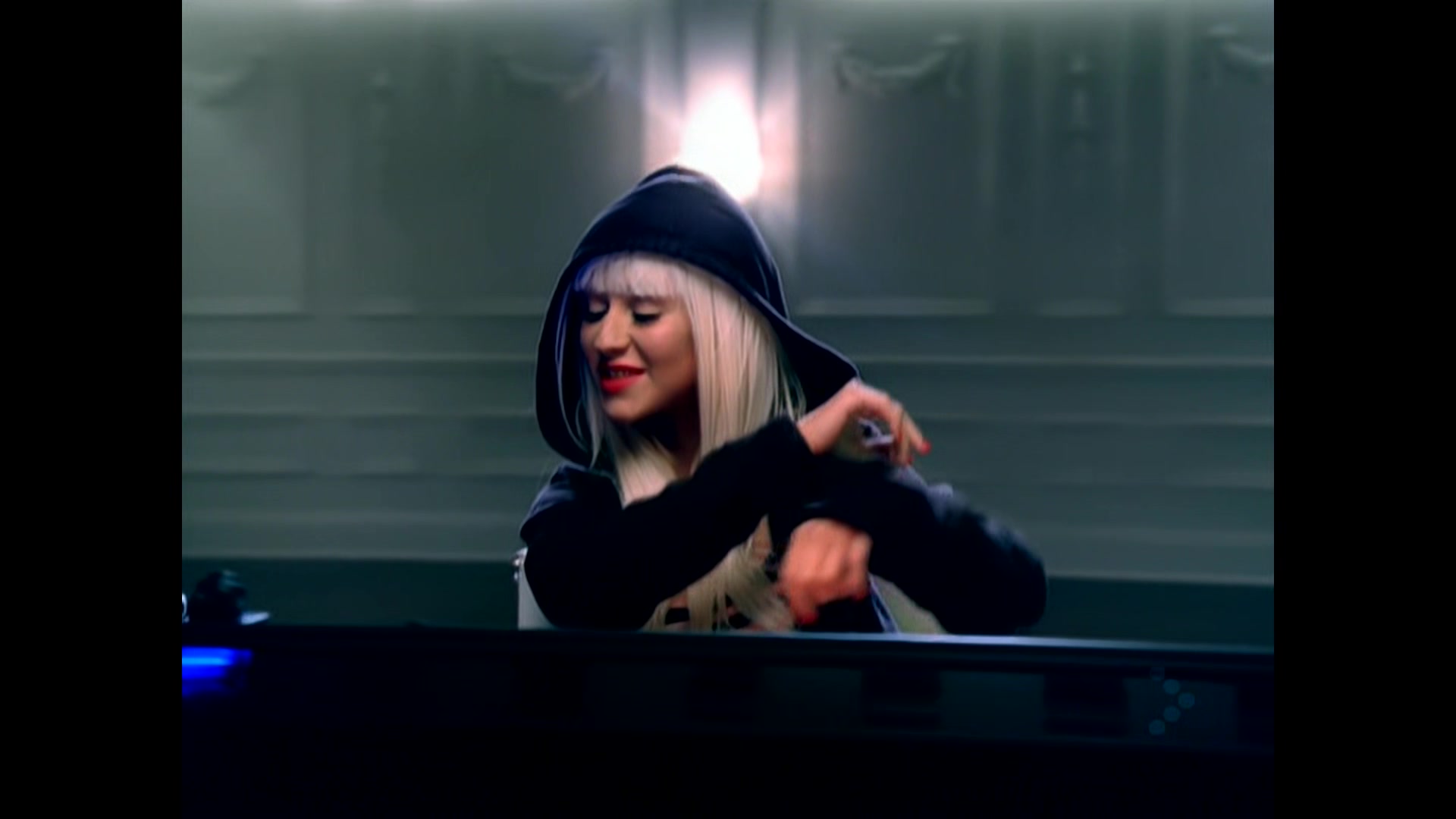 Christina_Aguilera_-_Keeps_Getting_Better_041.jpg Christina_Aguilera_-_Keeps_Getting_Better_041.jpg