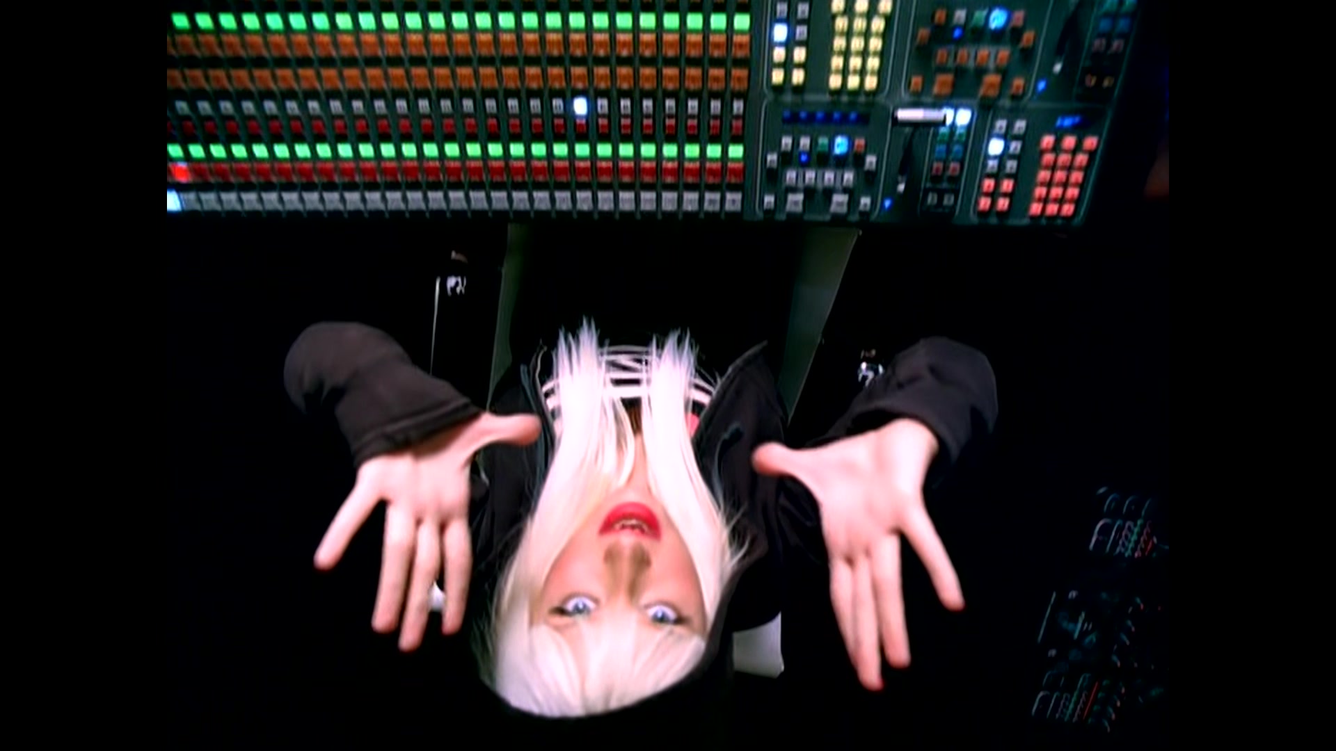 Christina_Aguilera_-_Keeps_Getting_Better_107.jpg Christina_Aguilera_-_Keeps_Getting_Better_107.jpg