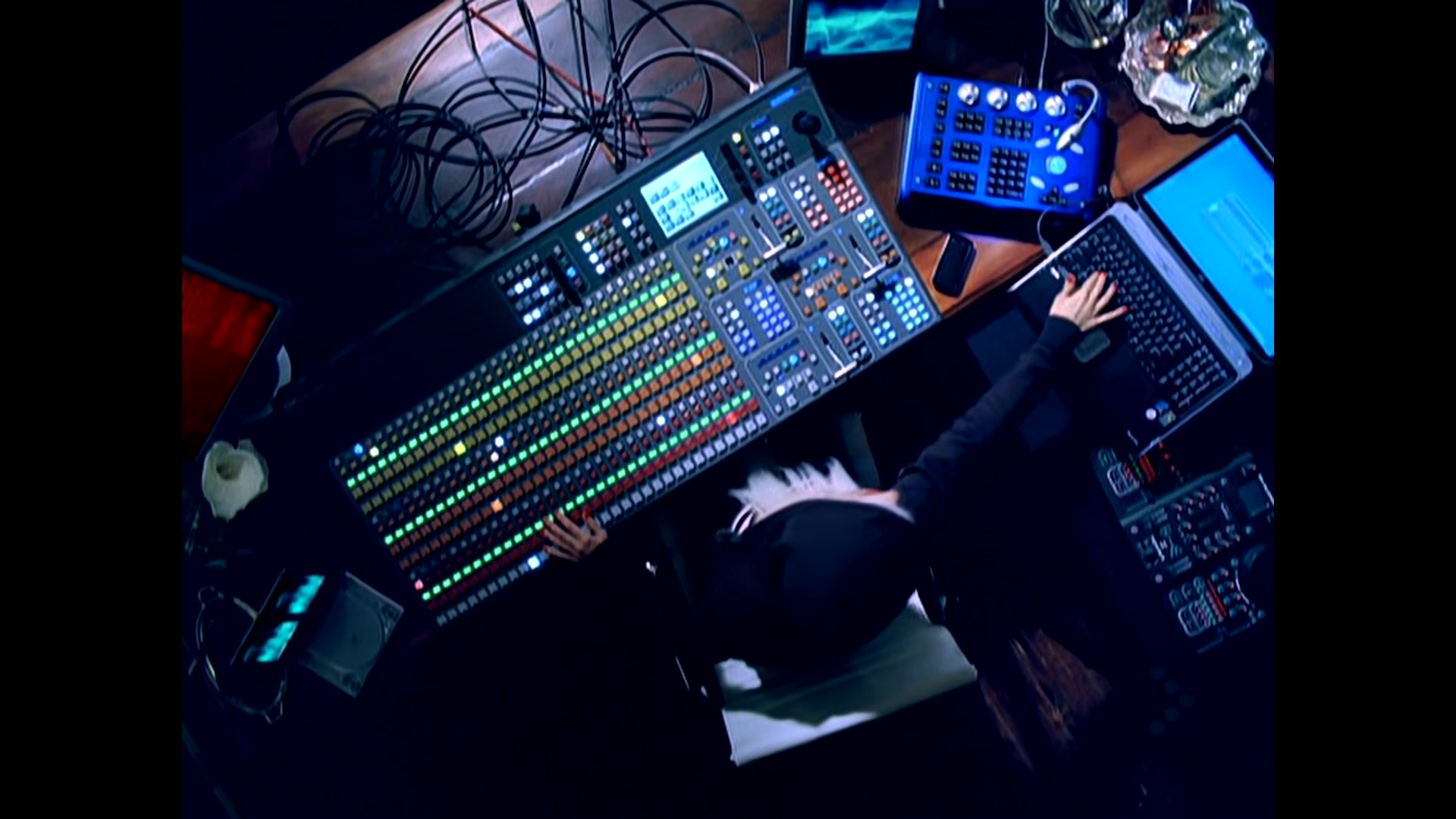 Christina_Aguilera_-_Keeps_Getting_Better_128.jpg Christina_Aguilera_-_Keeps_Getting_Better_128.jpg