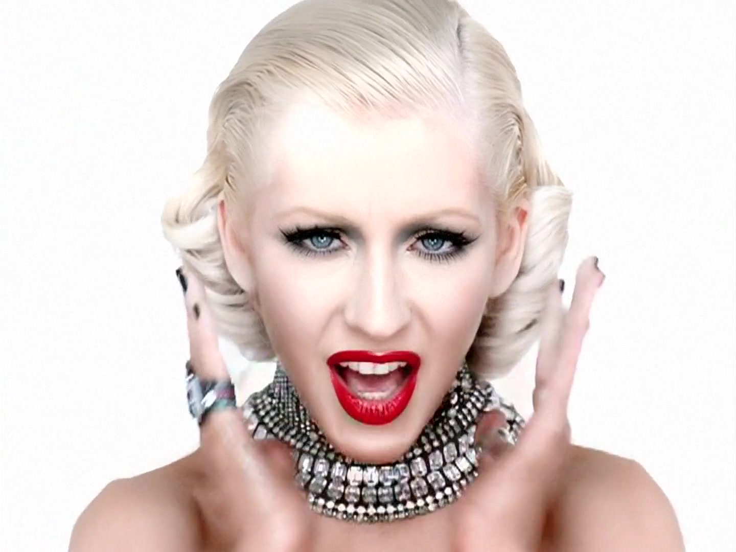 Christina_Aguilera_-_Not_MySelf_Tonight_HD_014.jpg