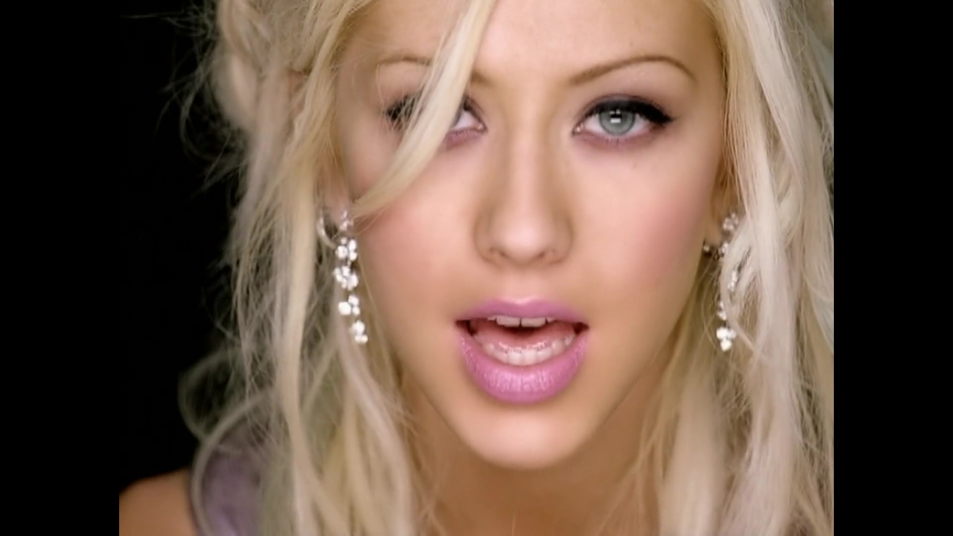 Christina_Aguilera_-_Pero_Me_Acuerdo_De_Ti__5BVEVO_HD_1080p5D_153.jpg