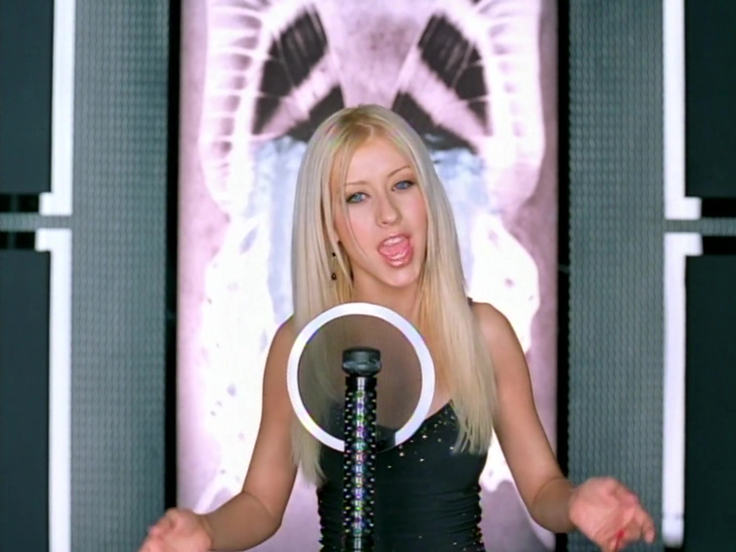 Christina_Aguilera_-_Por_Siempre_Tu_116.jpg Christina_Aguilera_-_Por_Siempre_Tu_116.jpg