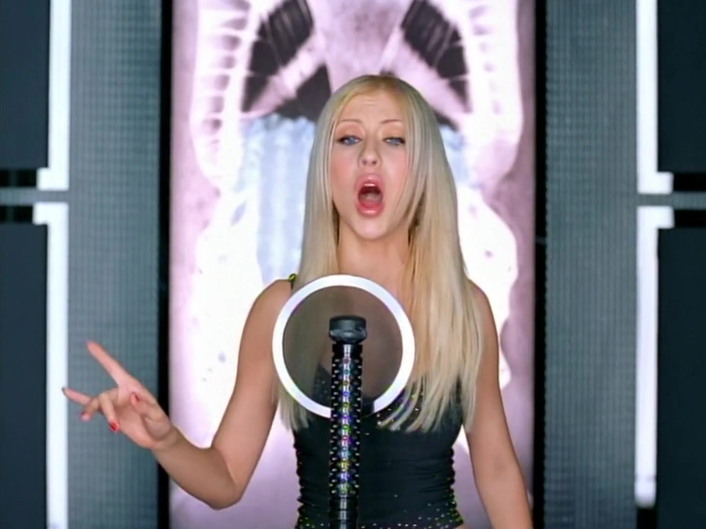 Christina_Aguilera_-_Por_Siempre_Tu_167.jpg Christina_Aguilera_-_Por_Siempre_Tu_167.jpg