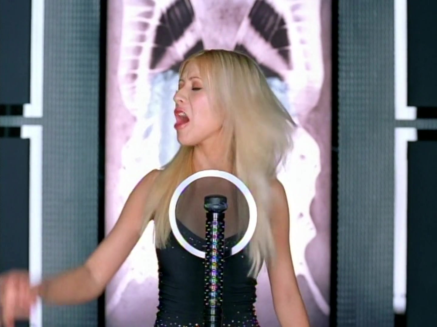 Christina_Aguilera_-_Por_Siempre_Tu_215.jpg Christina_Aguilera_-_Por_Siempre_Tu_215.jpg