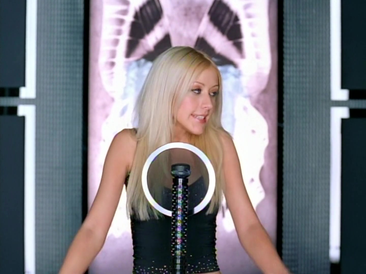 Christina_Aguilera_-_Por_Siempre_Tu_217.jpg Christina_Aguilera_-_Por_Siempre_Tu_217.jpg