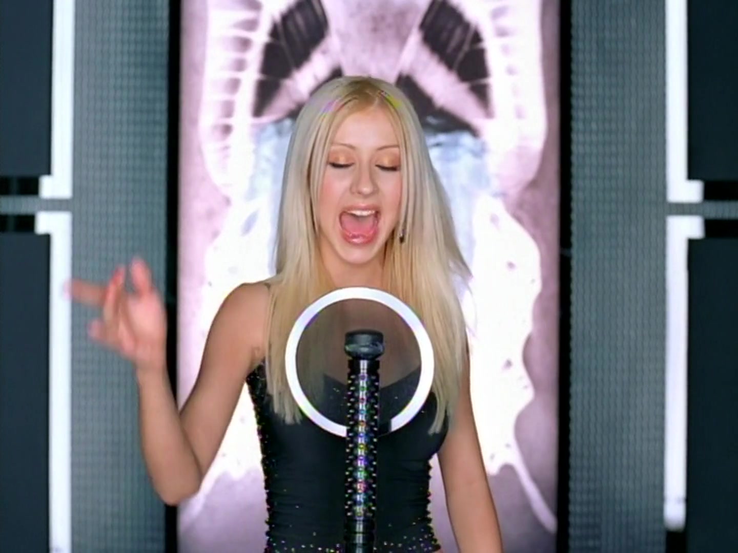 Christina_Aguilera_-_Por_Siempre_Tu_233.jpg Christina_Aguilera_-_Por_Siempre_Tu_233.jpg