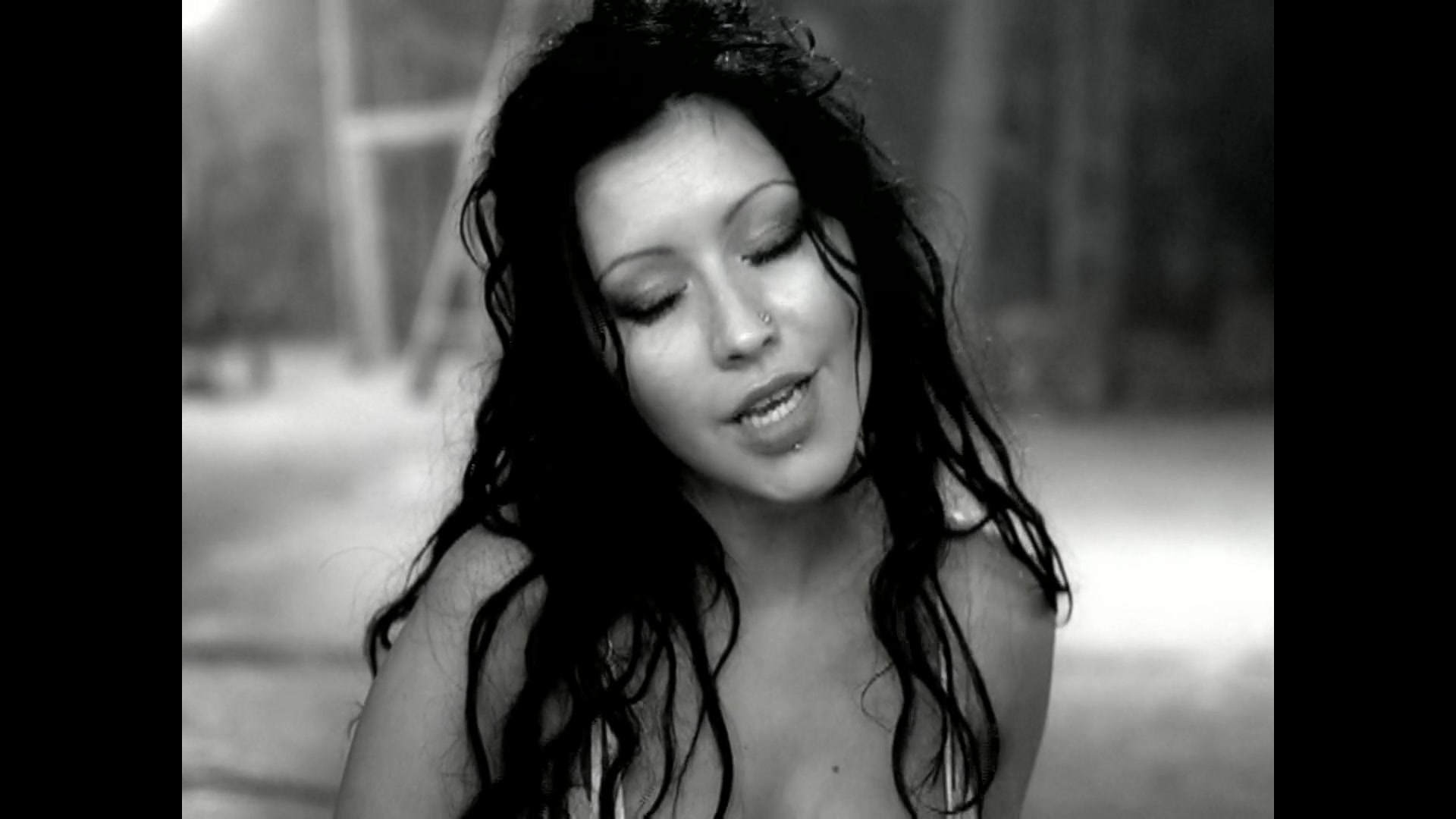 Christina_Aguilera_-_The_Voice_Within_5BVEVO_HD_1080p5D_025.jpg