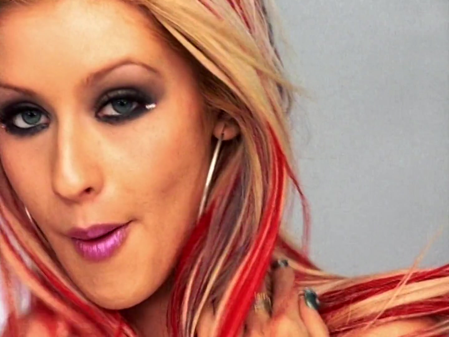 Christina_Aguilera_-_Ven_Conmigo_018.jpg Christina_Aguilera_-_Ven_Conmigo_018.jpg