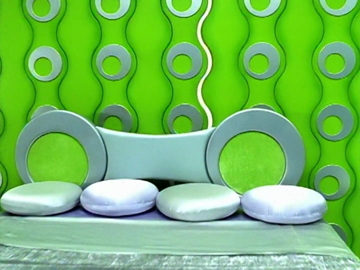 Christina_Aguilera_-_Ven_Conmigo_033.jpg Christina_Aguilera_-_Ven_Conmigo_033.jpg