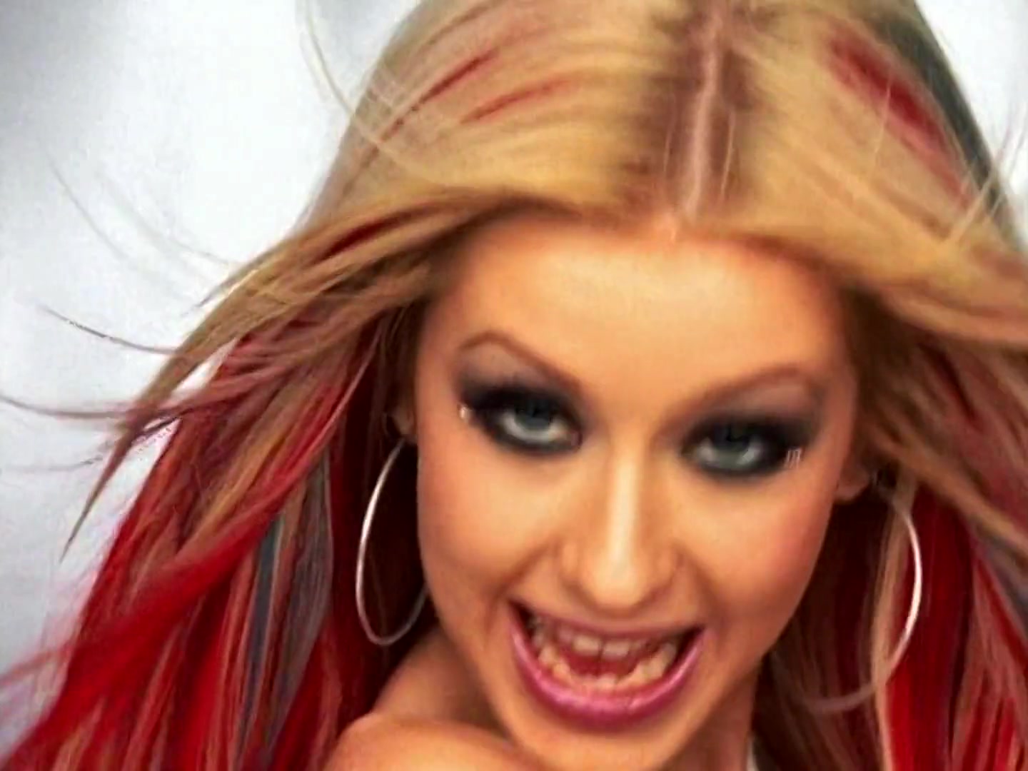 Christina_Aguilera_-_Ven_Conmigo_117.jpg