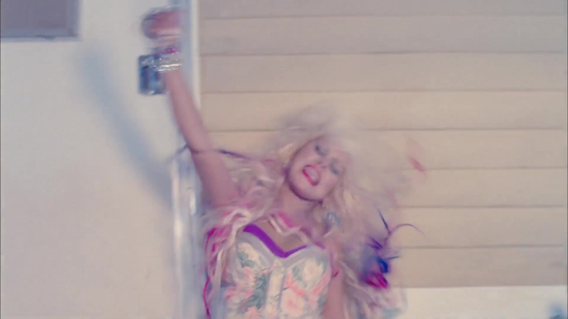 Christina_Aguilera_-_Your_Body_195.jpg Christina_Aguilera_-_Your_Body_195.jpg