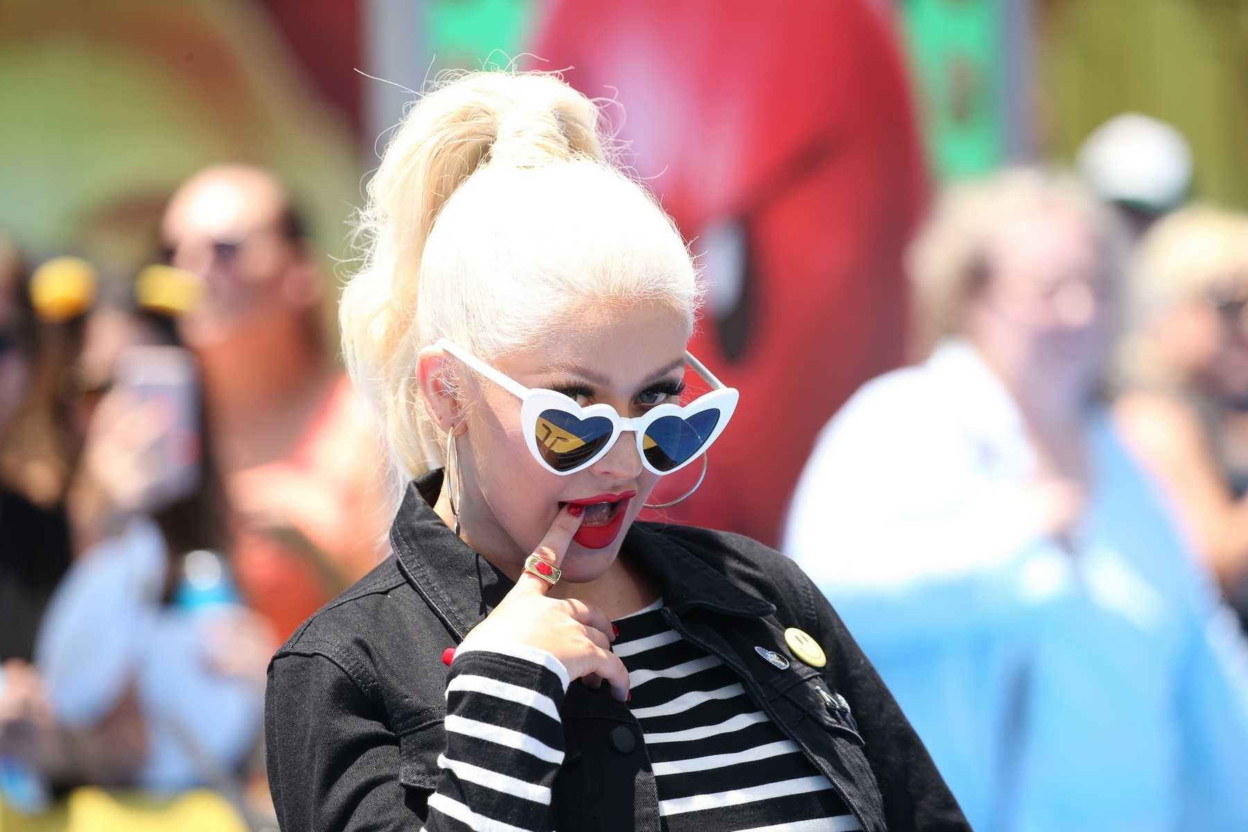 Christina_Aguilera_-__Emoji__Premiere_in_Los_Angeles_on_July_23-28.jpg