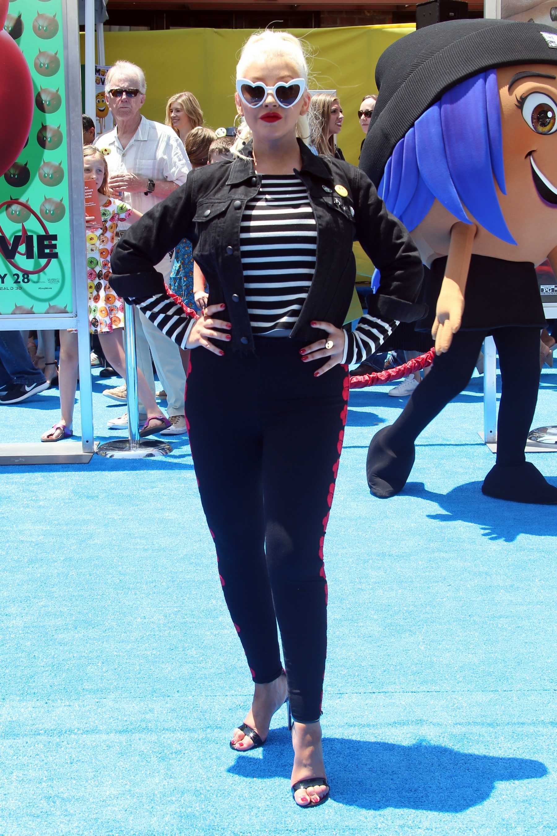 Christina_Aguilera_-__Emoji__Premiere_in_Los_Angeles_on_July_23-33.jpg Christina_Aguilera_-__Emoji__Premiere_in_Los_Angeles_on_July_23-33.jpg