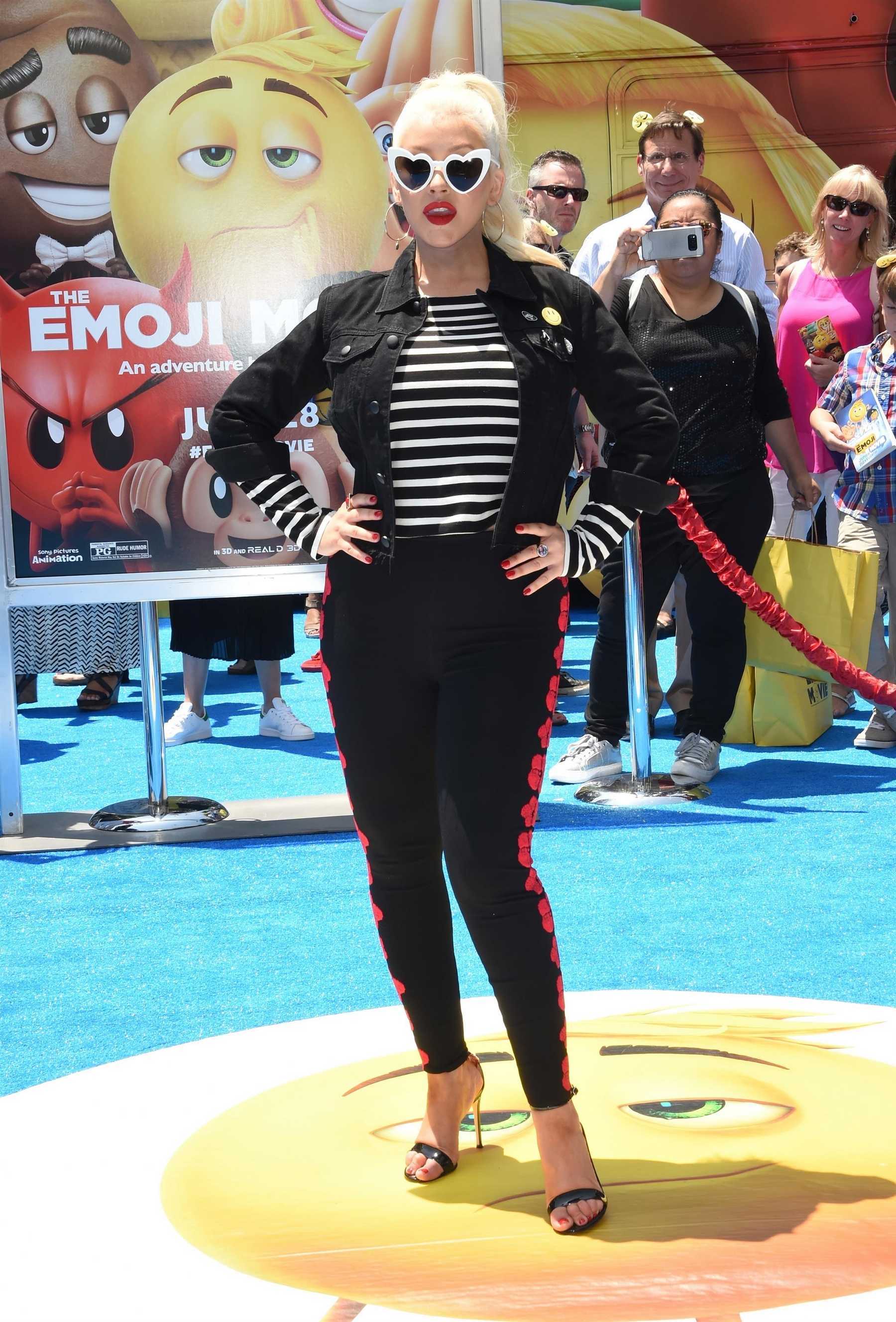 Christina_Aguilera_-__Emoji__Premiere_in_Los_Angeles_on_July_23-41.jpg
