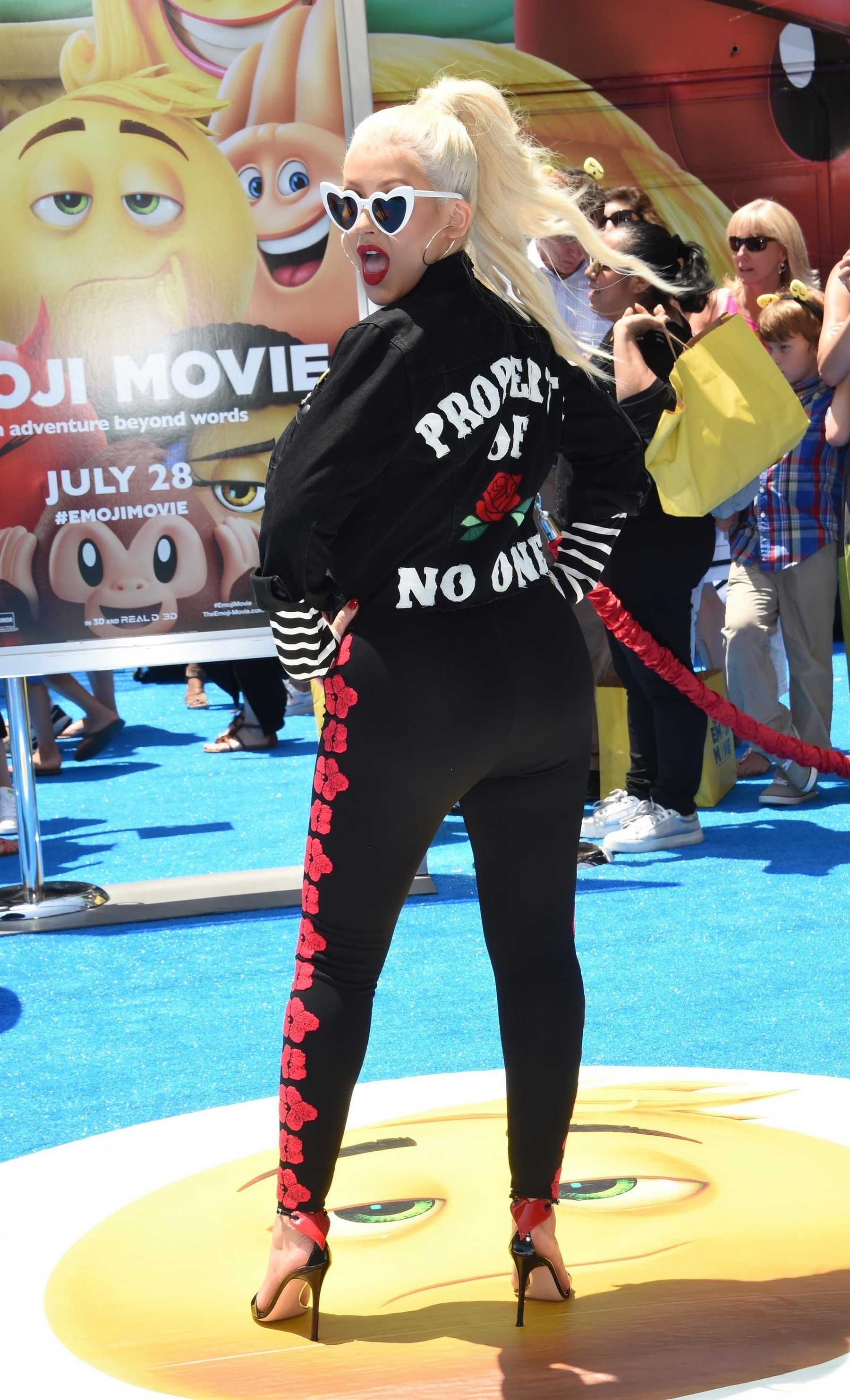 Christina_Aguilera_-__Emoji__Premiere_in_Los_Angeles_on_July_23-43.jpg