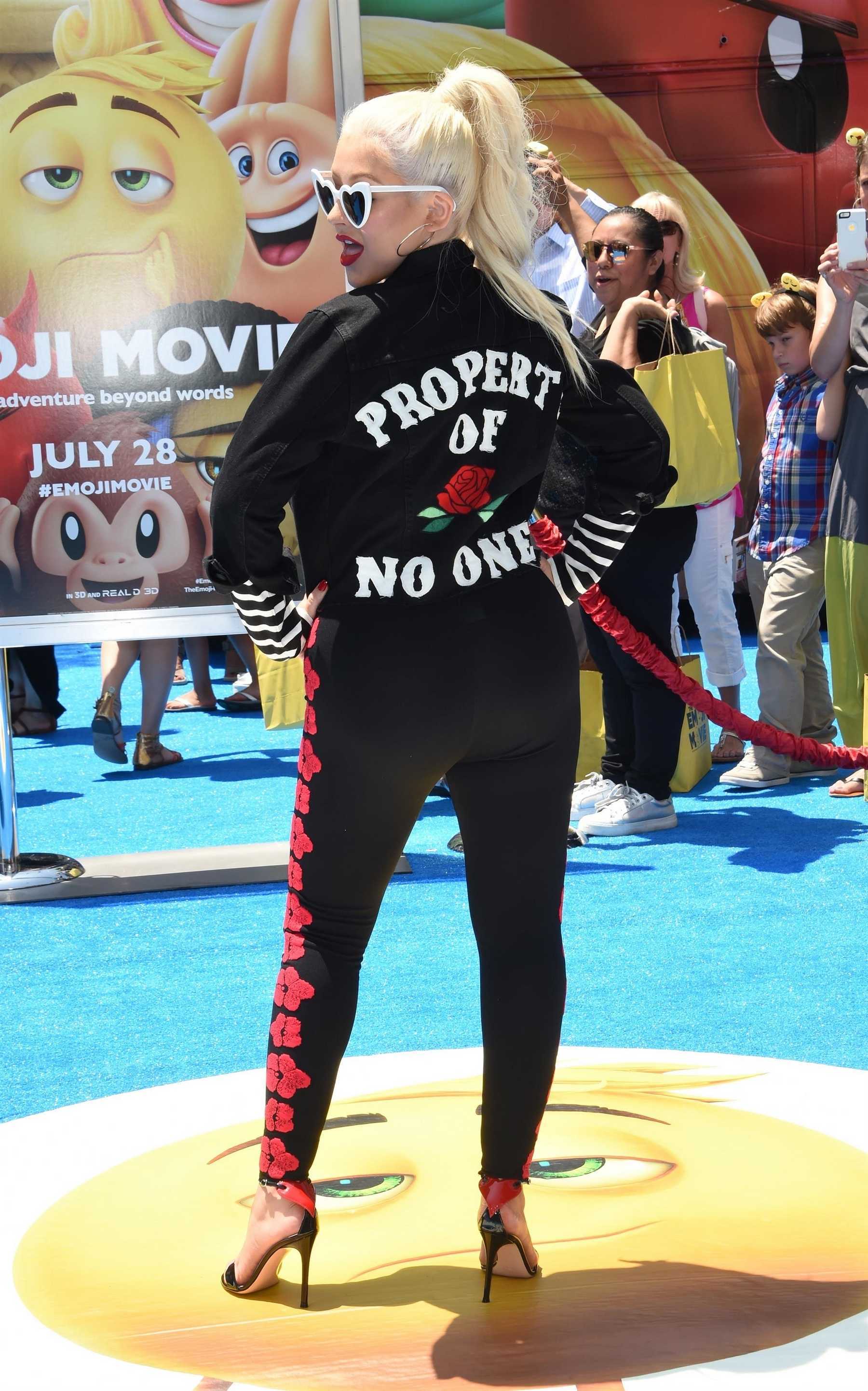 Christina_Aguilera_-__Emoji__Premiere_in_Los_Angeles_on_July_23-44.jpg Christina_Aguilera_-__Emoji__Premiere_in_Los_Angeles_on_July_23-44.jpg