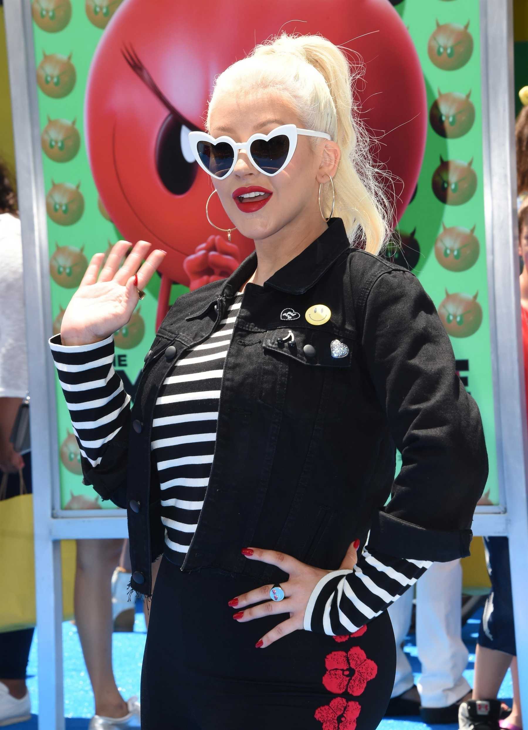 Christina_Aguilera_-__Emoji__Premiere_in_Los_Angeles_on_July_23-47.jpg