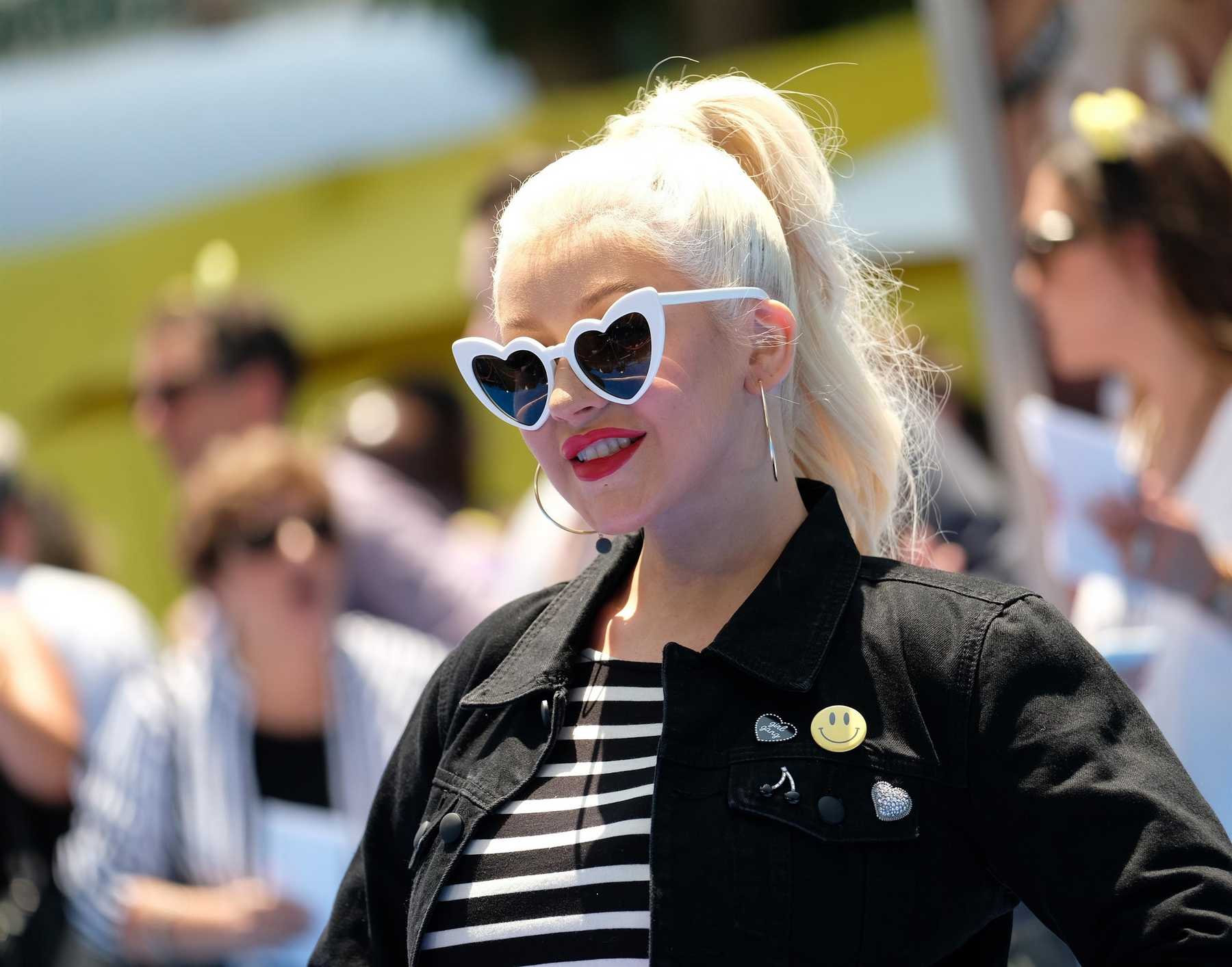 Christina_Aguilera_-__Emoji__Premiere_in_Los_Angeles_on_July_23-48.jpg
