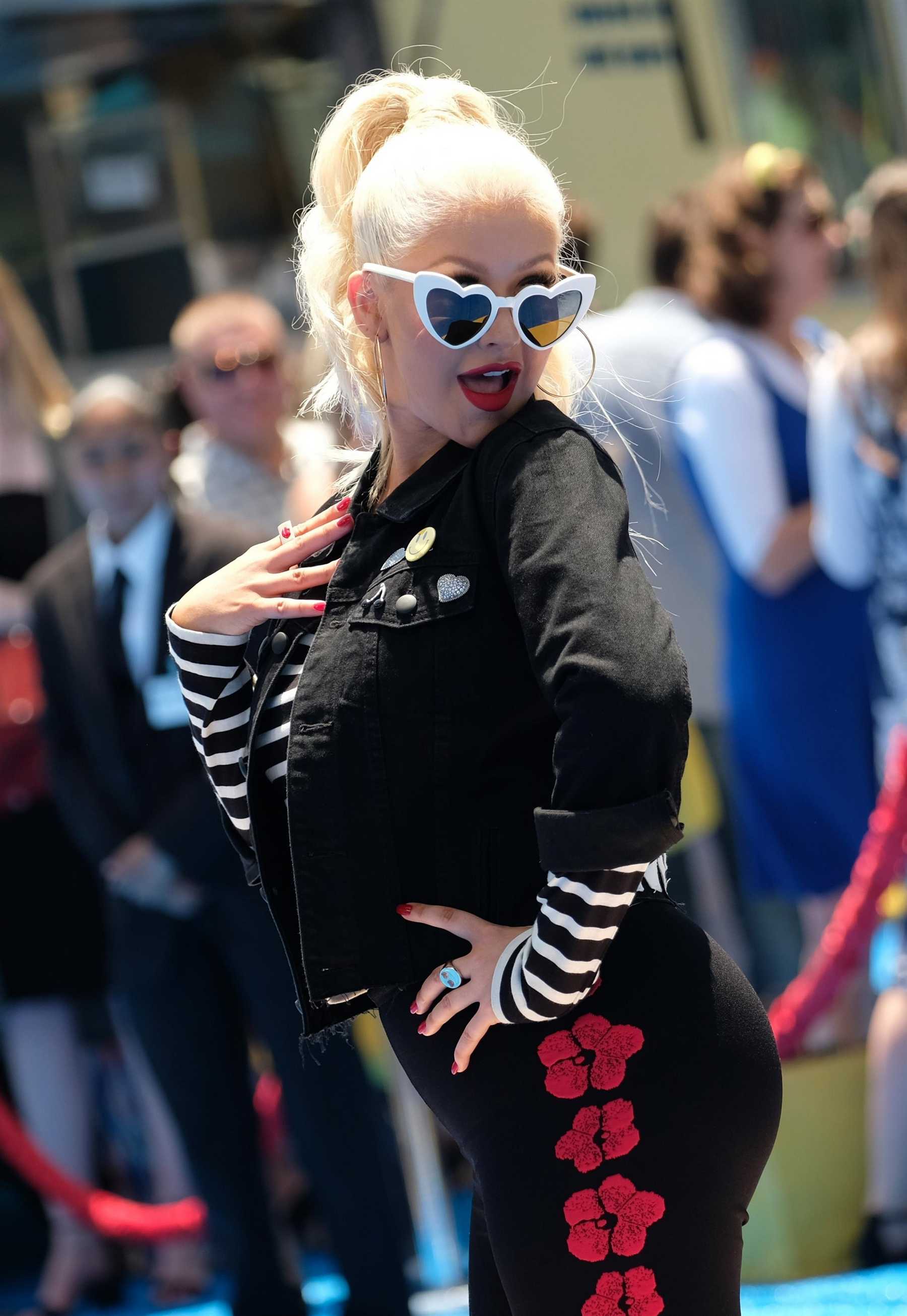 Christina_Aguilera_-__Emoji__Premiere_in_Los_Angeles_on_July_23-53.jpg