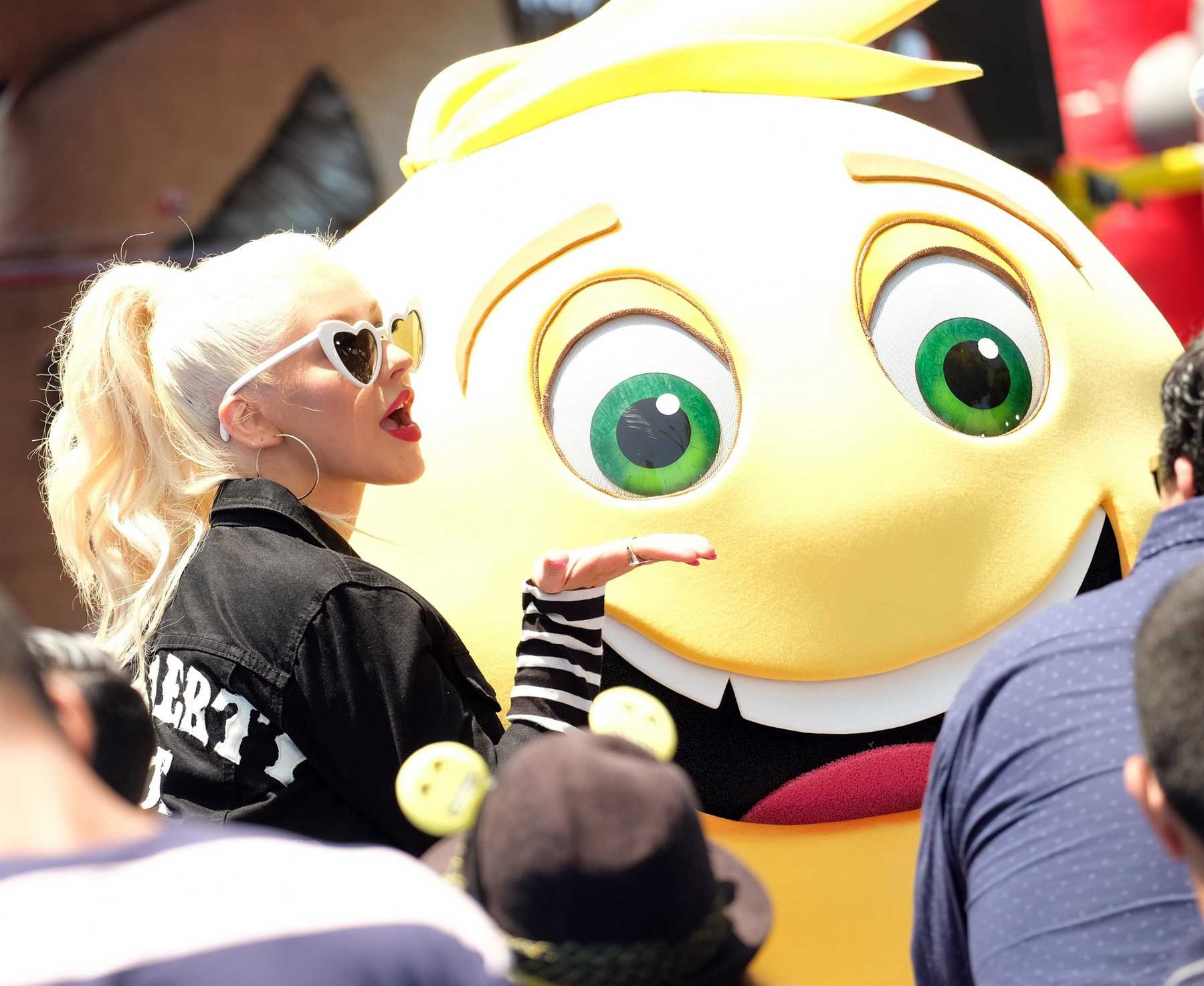 Christina_Aguilera_-__Emoji__Premiere_in_Los_Angeles_on_July_23-56.jpg