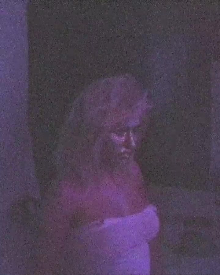 Christina_Aguilera_1070.jpg Christina_Aguilera_1070.jpg