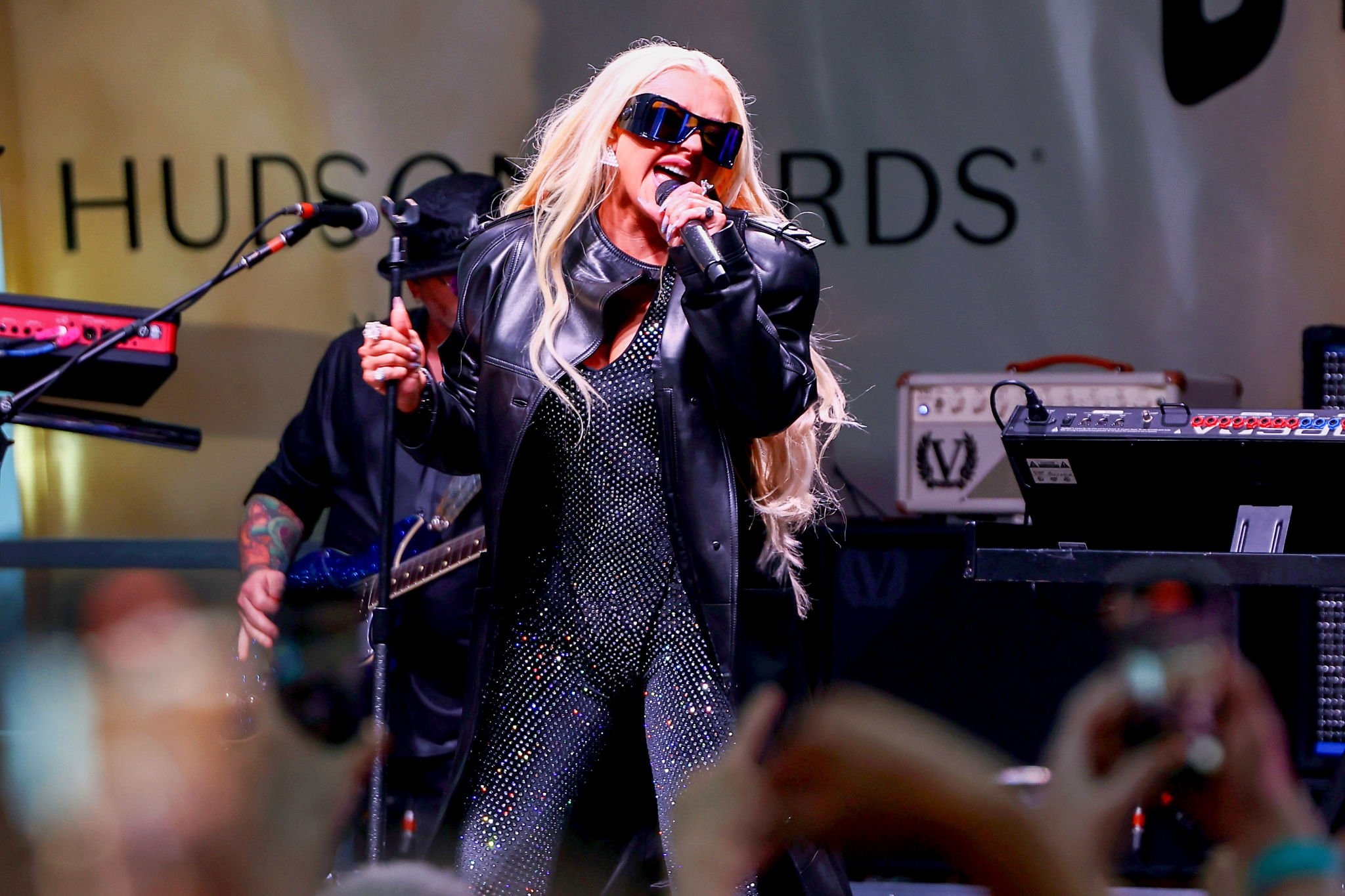 Christina_Aguilera_Daily_-_Pride_Live_Stonewall_Day_2023_-_0008.jpg Christina_Aguilera_Daily_-_Pride_Live_Stonewall_Day_2023_-_0008.jpg