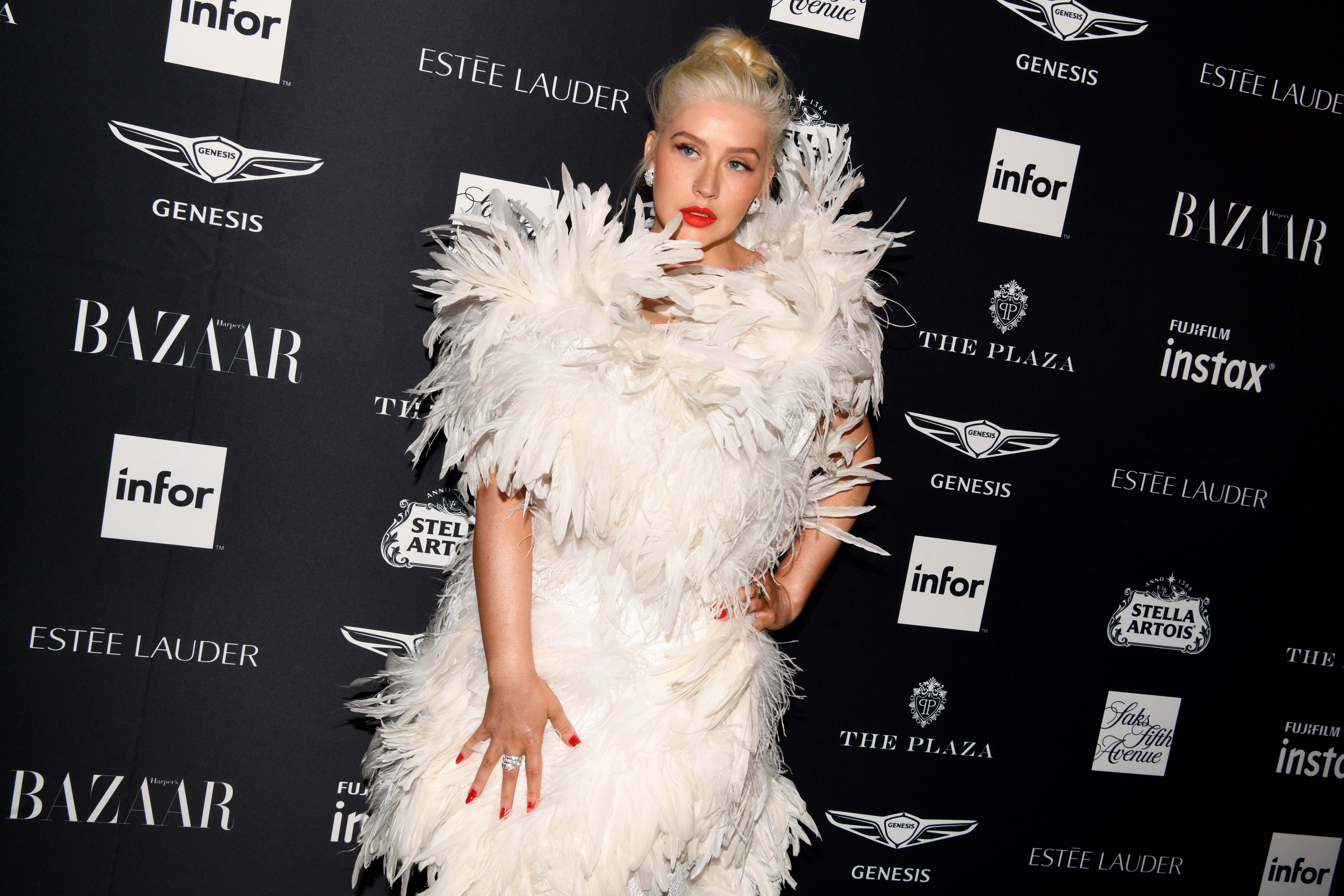 Christina_Aguilera_Harpers_Bazaar_Icons_102992547.jpg