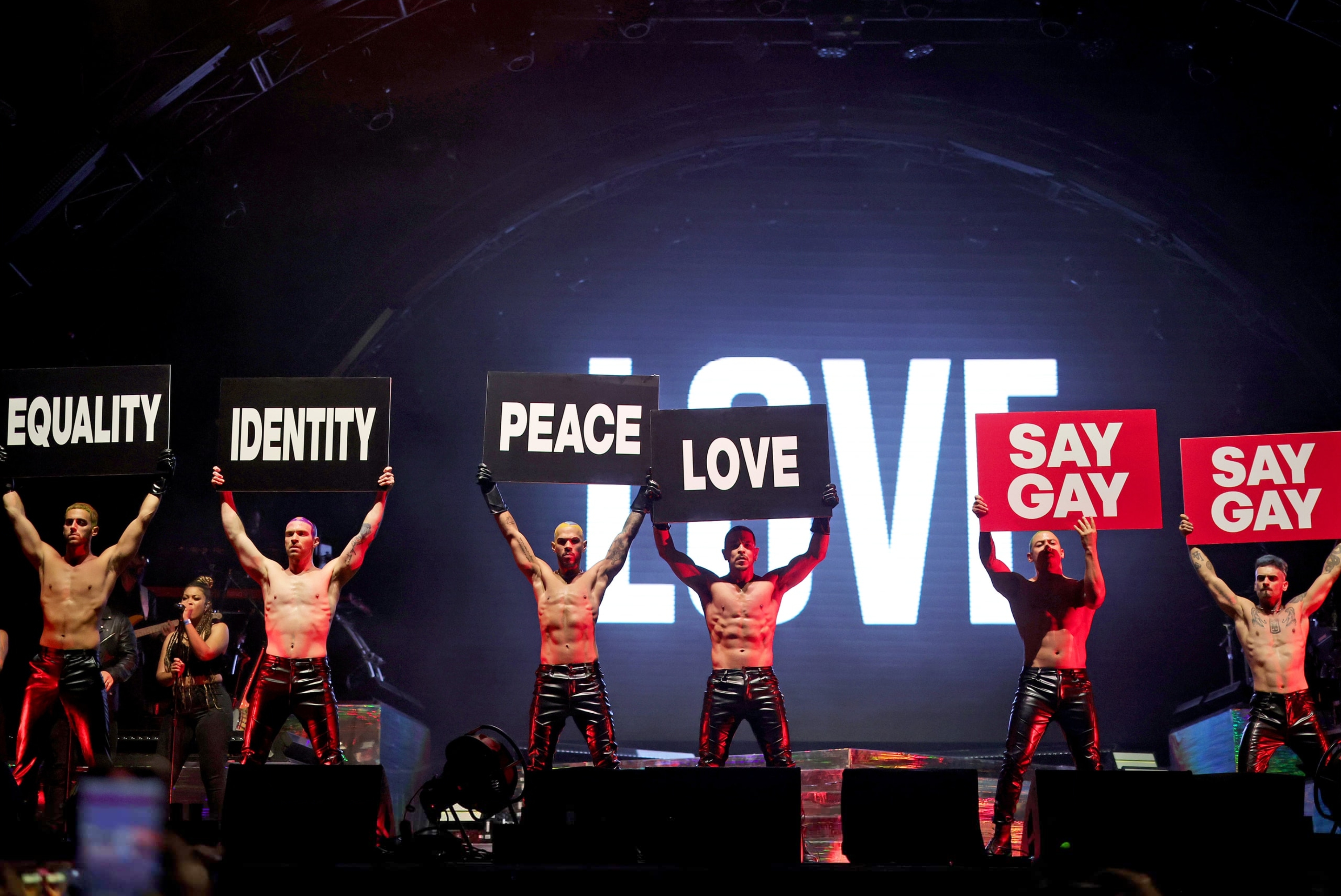 Christina_Aguilera_LA_Pride_2022_-_Xtina_Daily_008.jpg Christina_Aguilera_LA_Pride_2022_-_Xtina_Daily_008.jpg